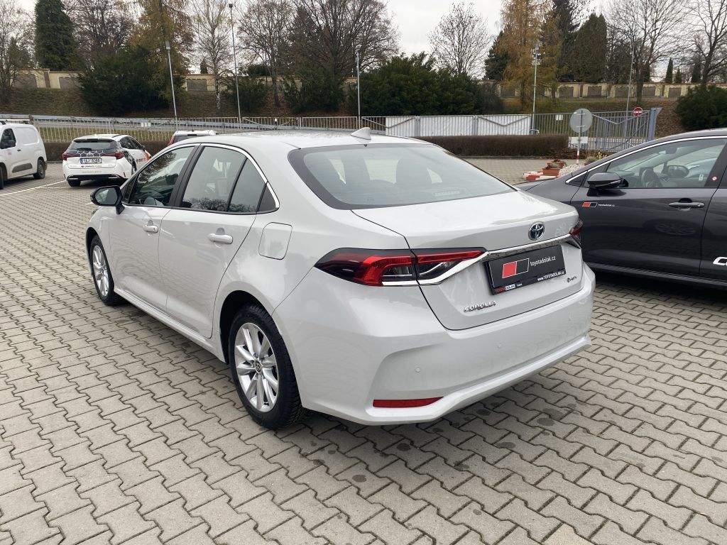 Toyota Corolla, 1.8 Hybrid Comfort Tech - fotka 6