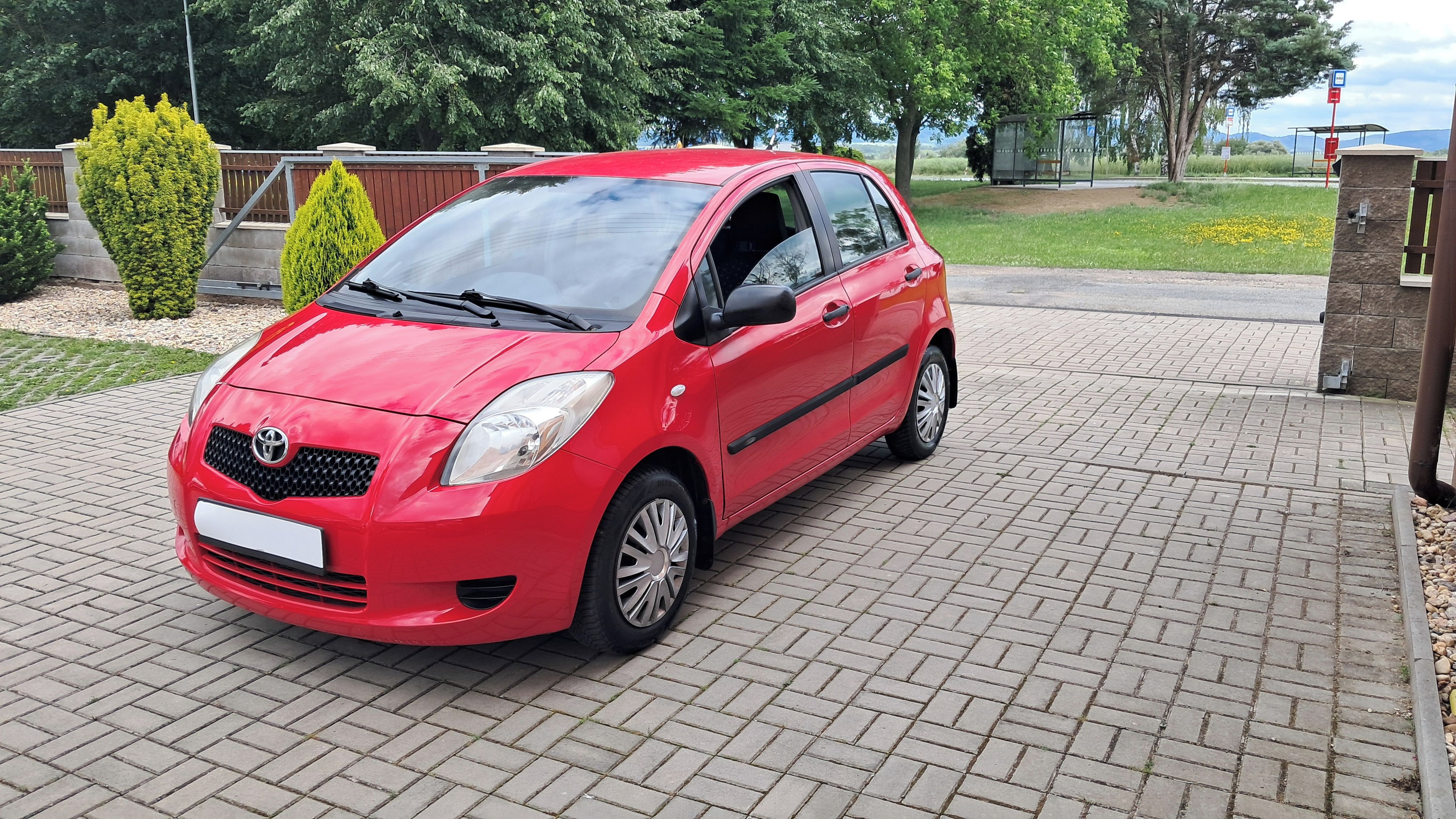 Toyota Yaris, 1.3i / 64KW ČR - fotka 5