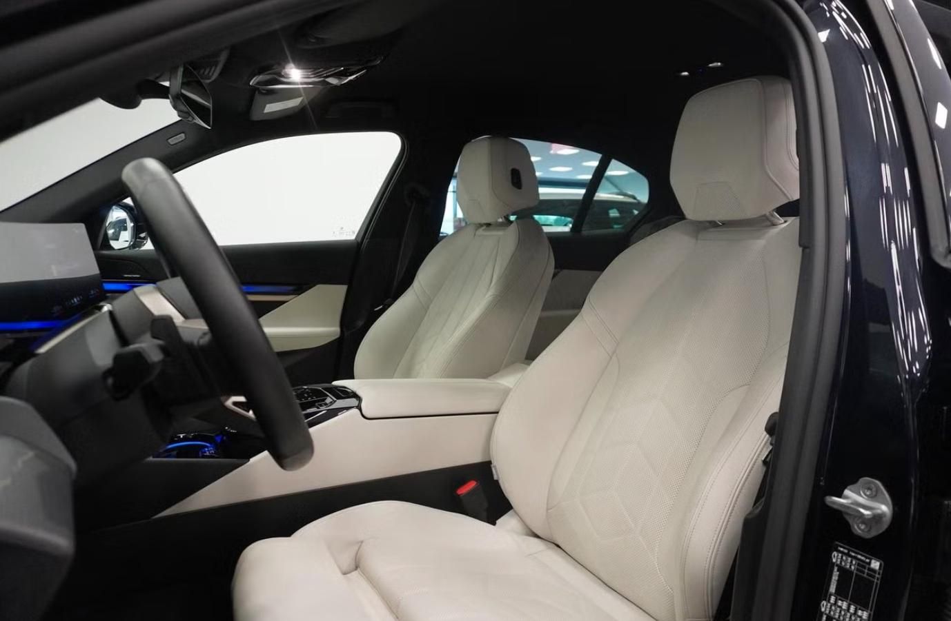 BMW i5, eDrive40 M Sport HuD 360k Taž - fotka 6