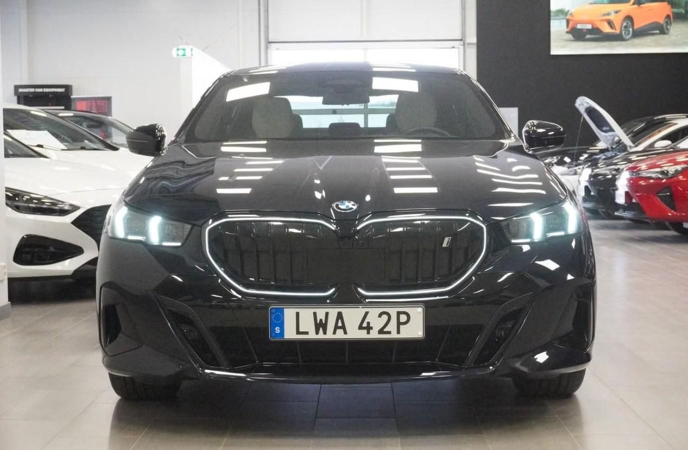 BMW i5, eDrive40 M Sport HuD 360k Taž - fotka 2
