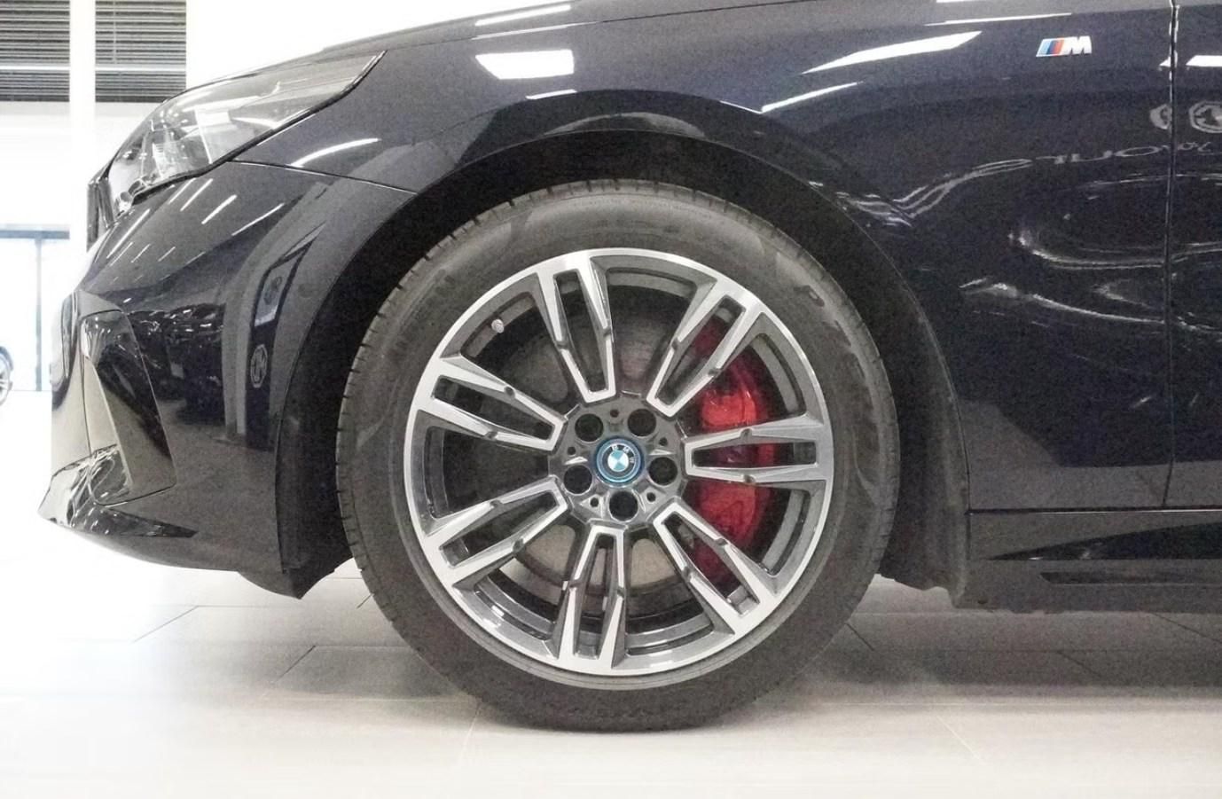 BMW i5, eDrive40 M Sport HuD 360k Taž - fotka 3