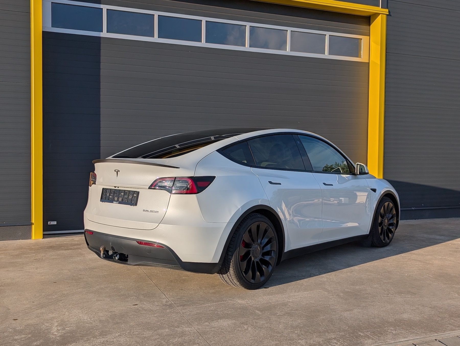 Tesla Model Y, Performance AWD, tažné, CZ - fotka 3