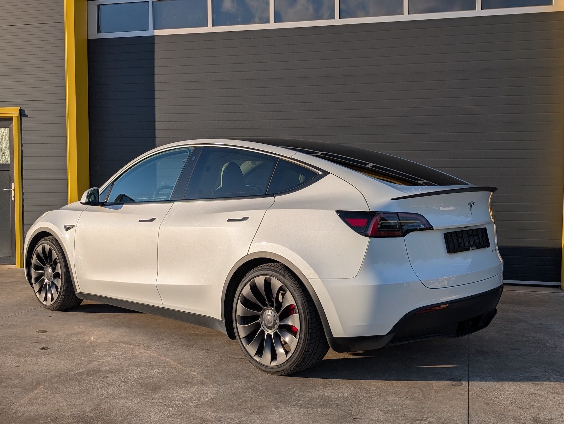 Tesla Model Y, Performance AWD, tažné, CZ - fotka 5