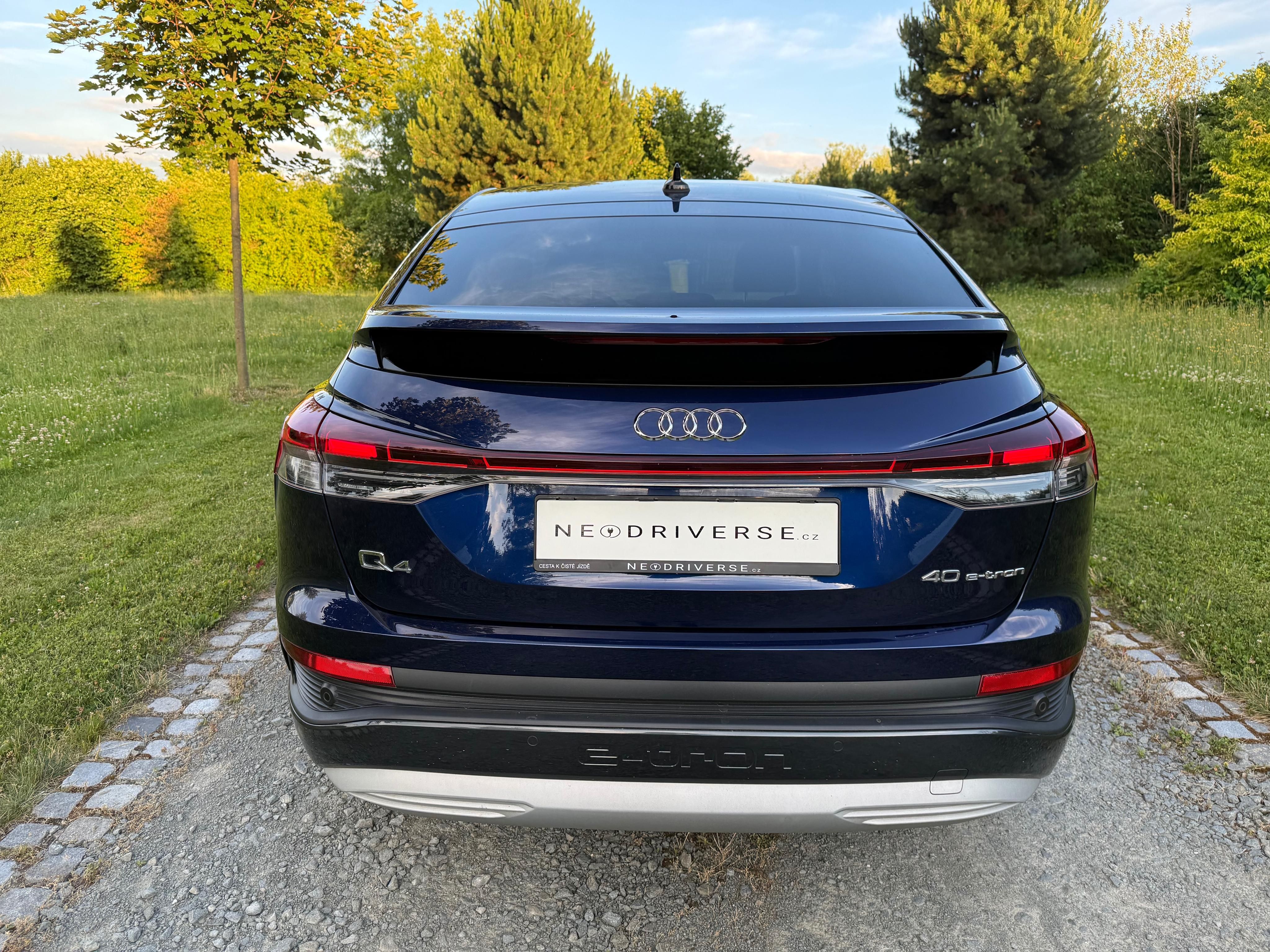 Audi Q4 e-tron, 150kW, panorama, tažné,SoH 95% - fotka 6