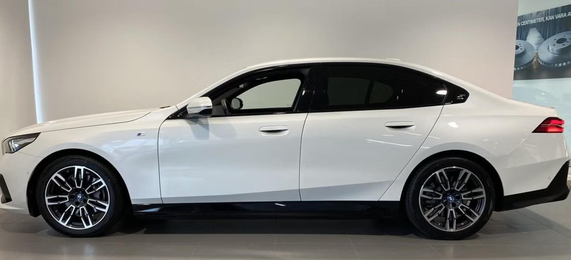 BMW i5, eDrive40 M Sport Kamera Tažné - fotka 2