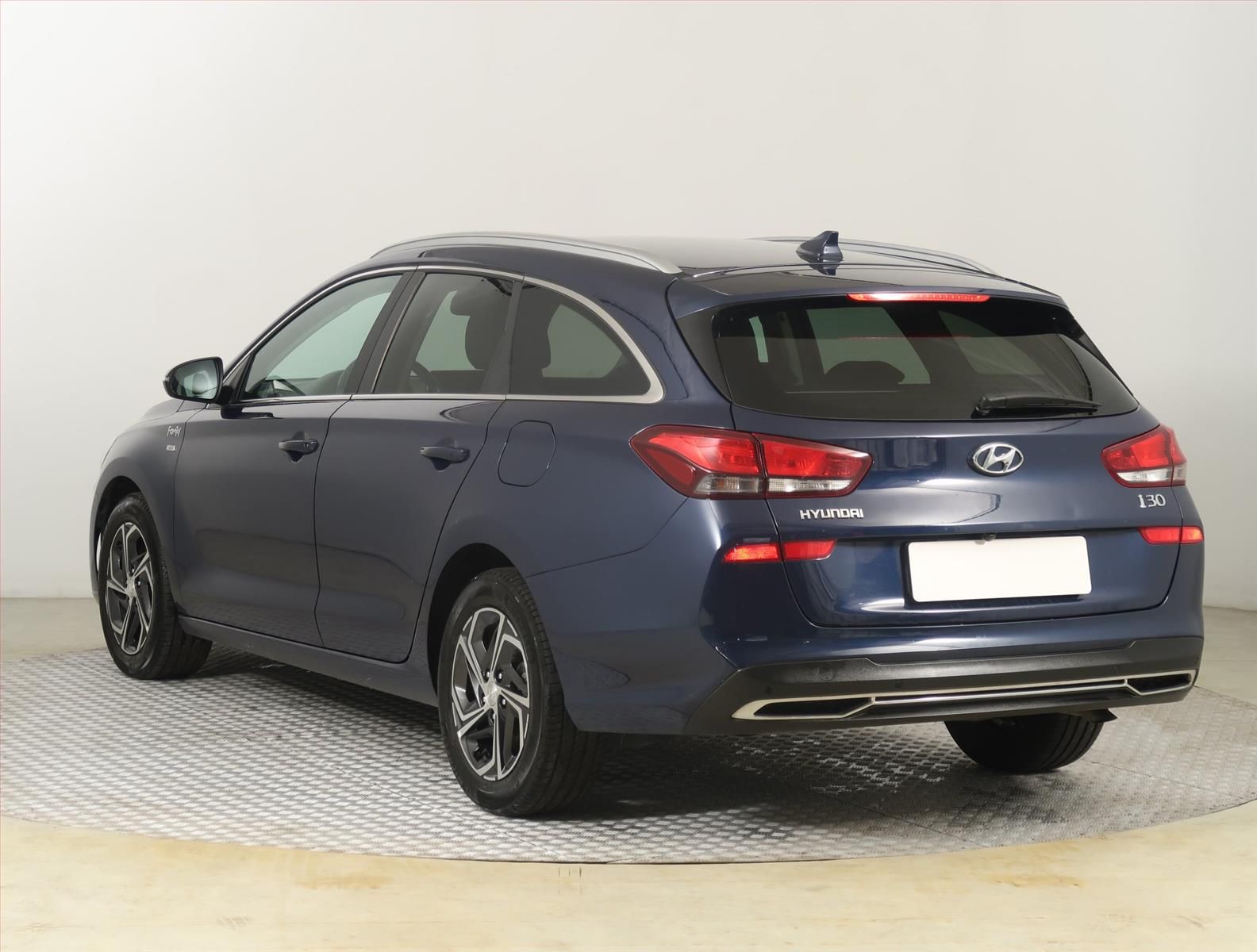 Hyundai i30, 1.5 T-GDI MHEV, Family - fotka 4