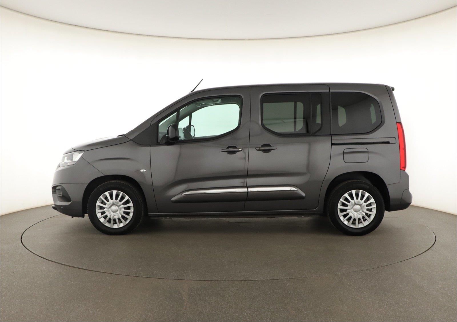 Toyota Proace City Verso, 1.2 T, Shuttle, 5Míst, Klima - fotka 3