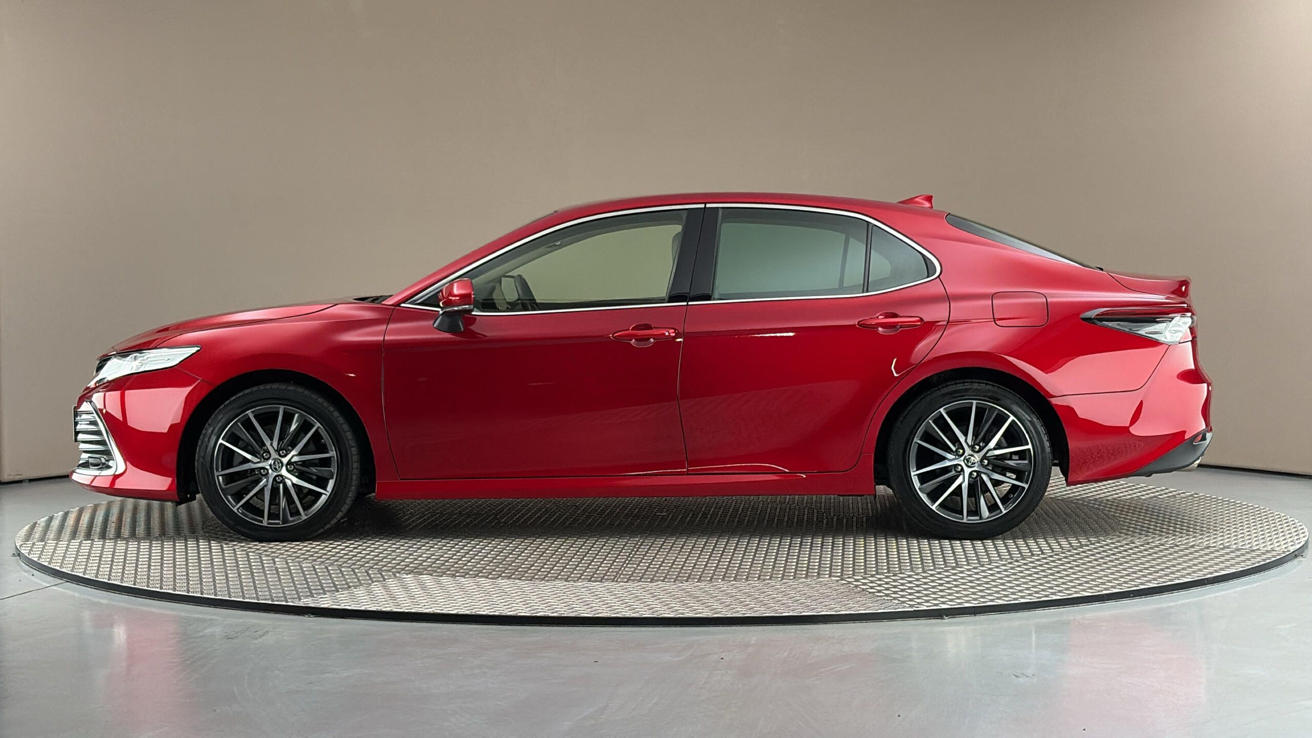 Toyota Camry, 2.5 Hybrid AUT Executive - fotka 4