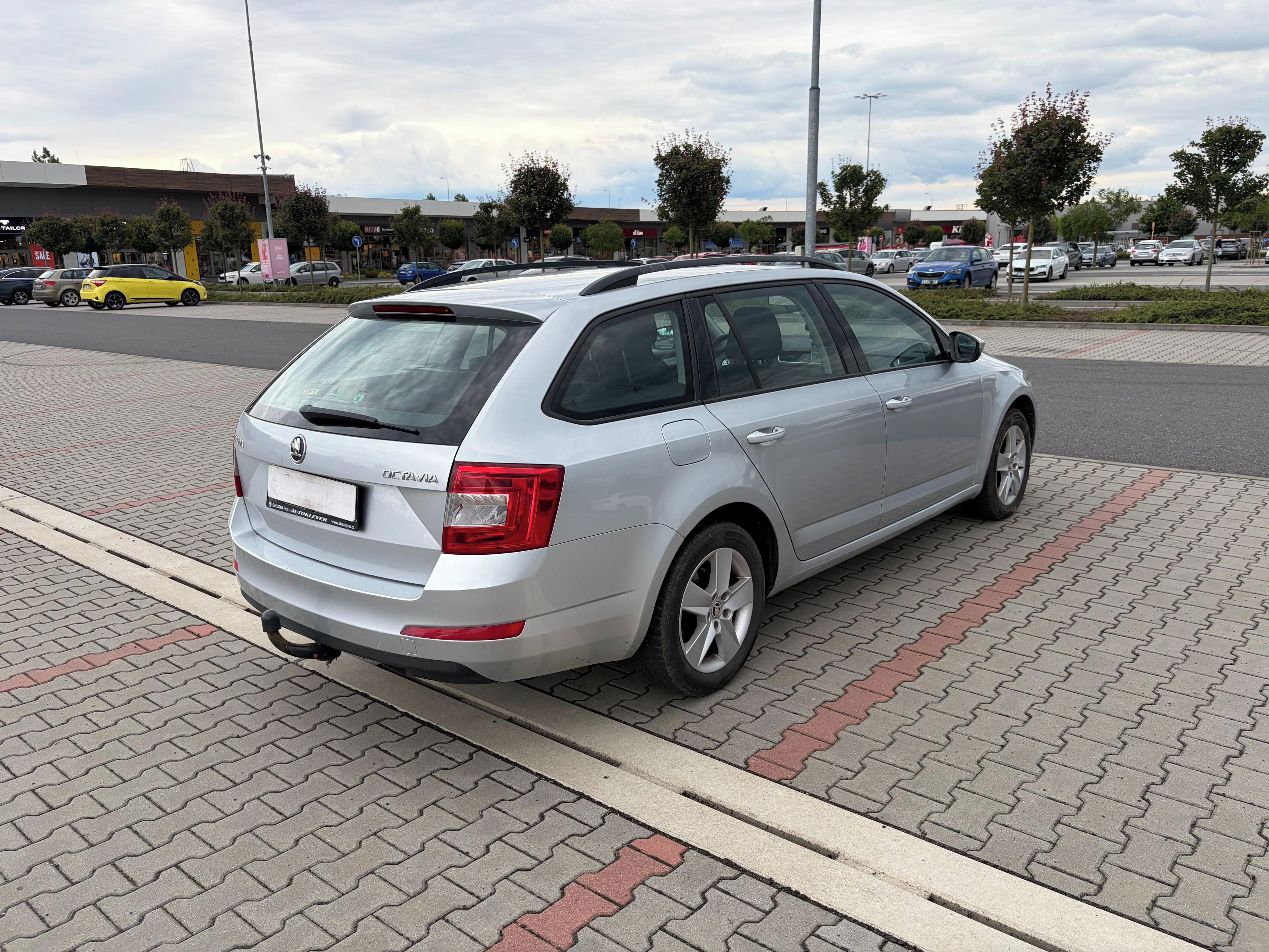Škoda Octavia, III 2.0 TDi 110kw DSG ČR TZ - fotka 3