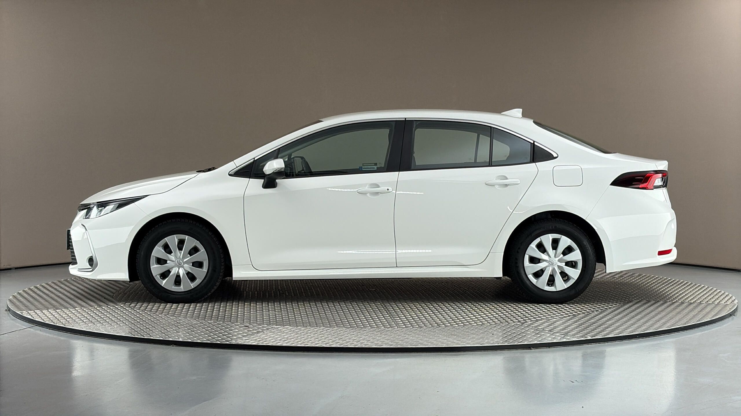 Toyota Corolla, 1.8 Hybrid AUT Active Sedan - fotka 4