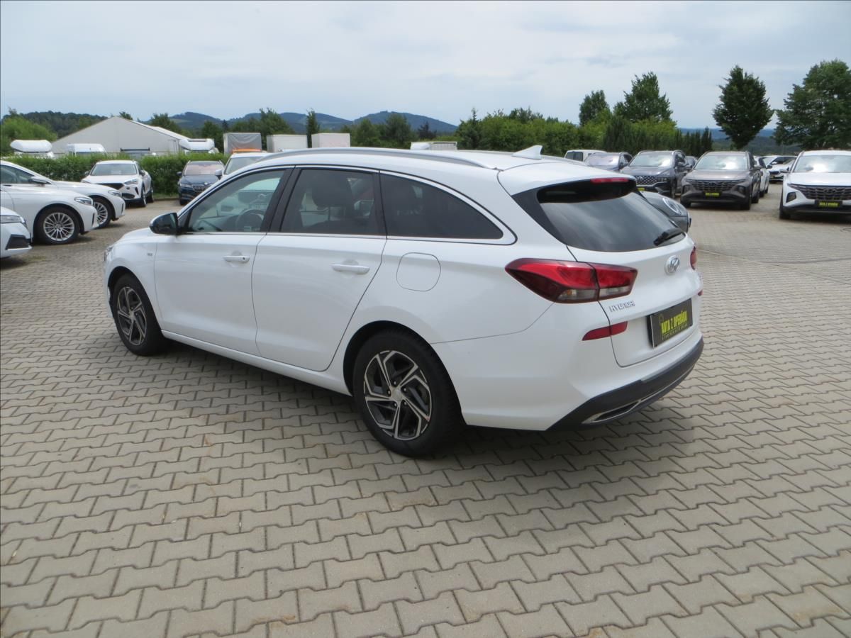 Hyundai i30, 1,5 T-GDI mHEV Family Smart 11 - fotka 5