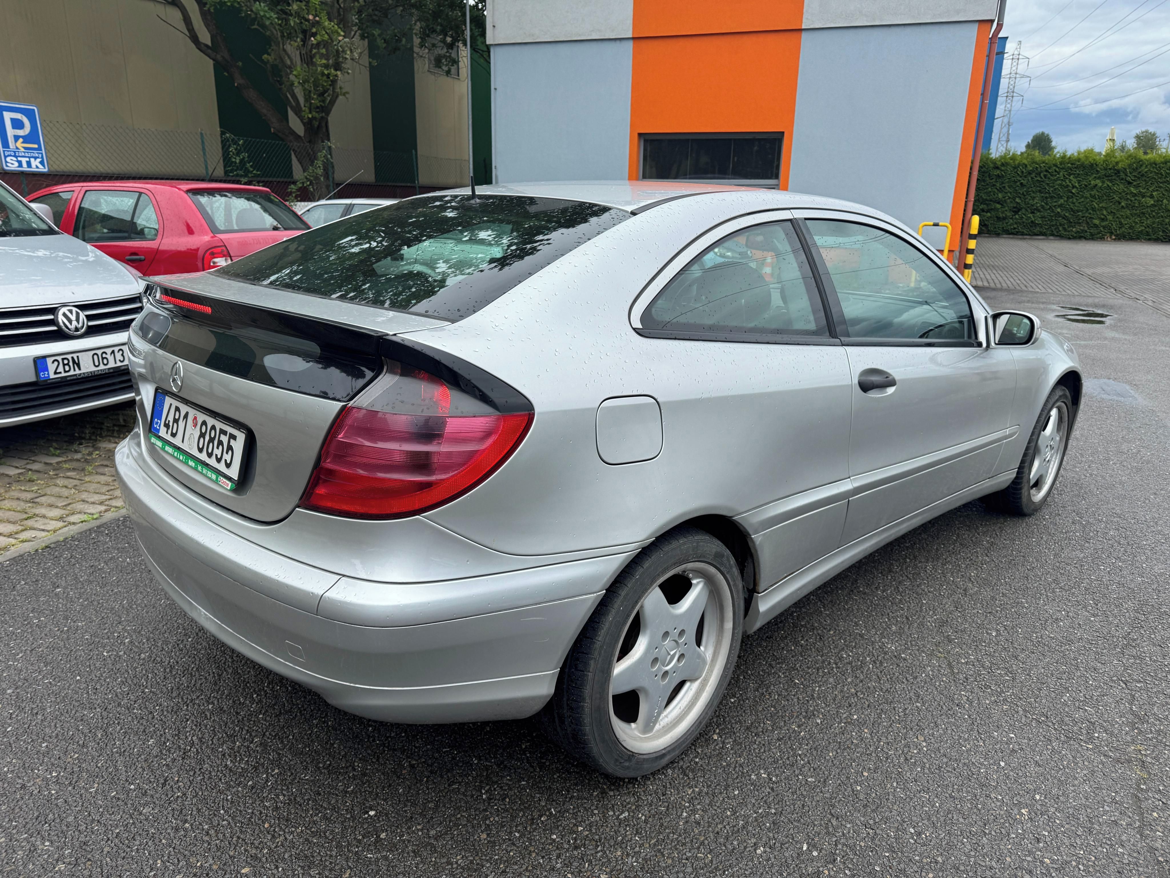 Mercedes-Benz Třídy C, 200 Kompressor 120 kW - fotka 5