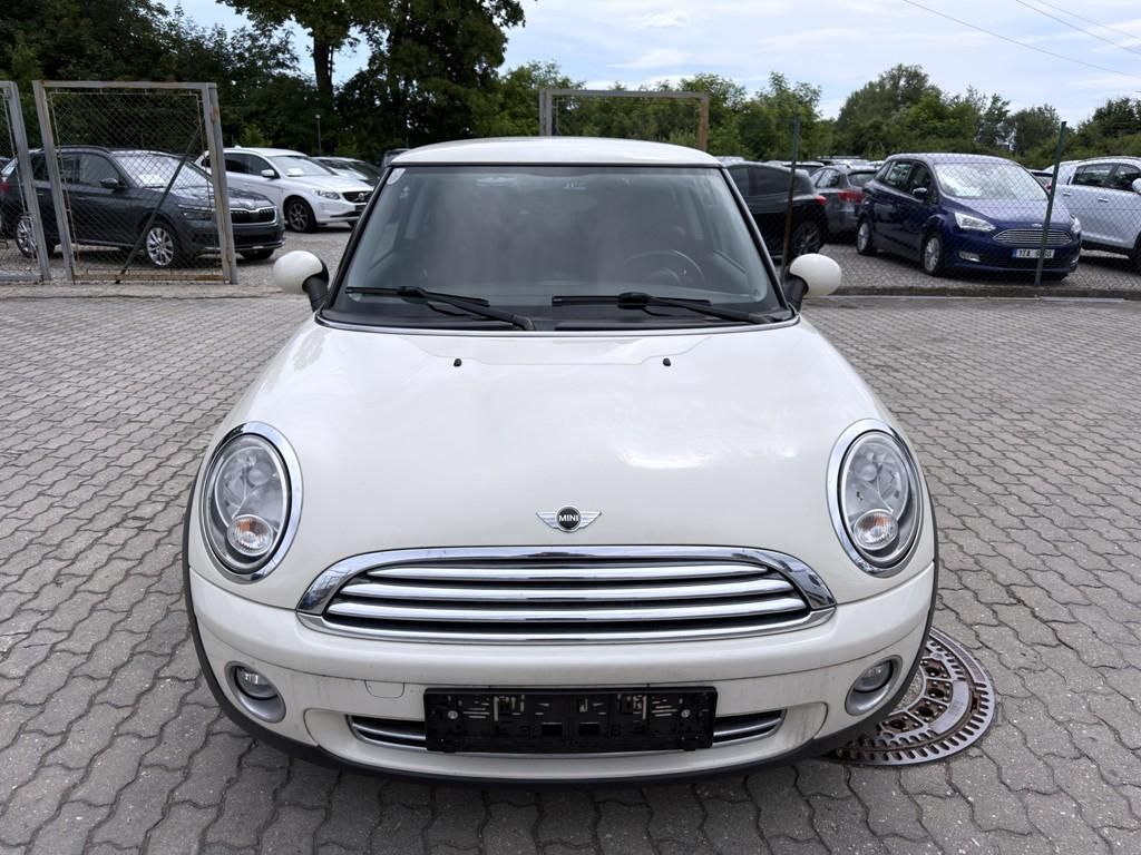 Mini One, 1.4i 70 kW servisní knížka - fotka 2