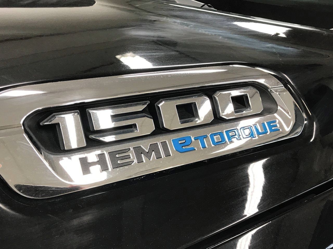 RAM 1500, Quad Cab 5.7 V8 HEMI eTorque - fotka 6