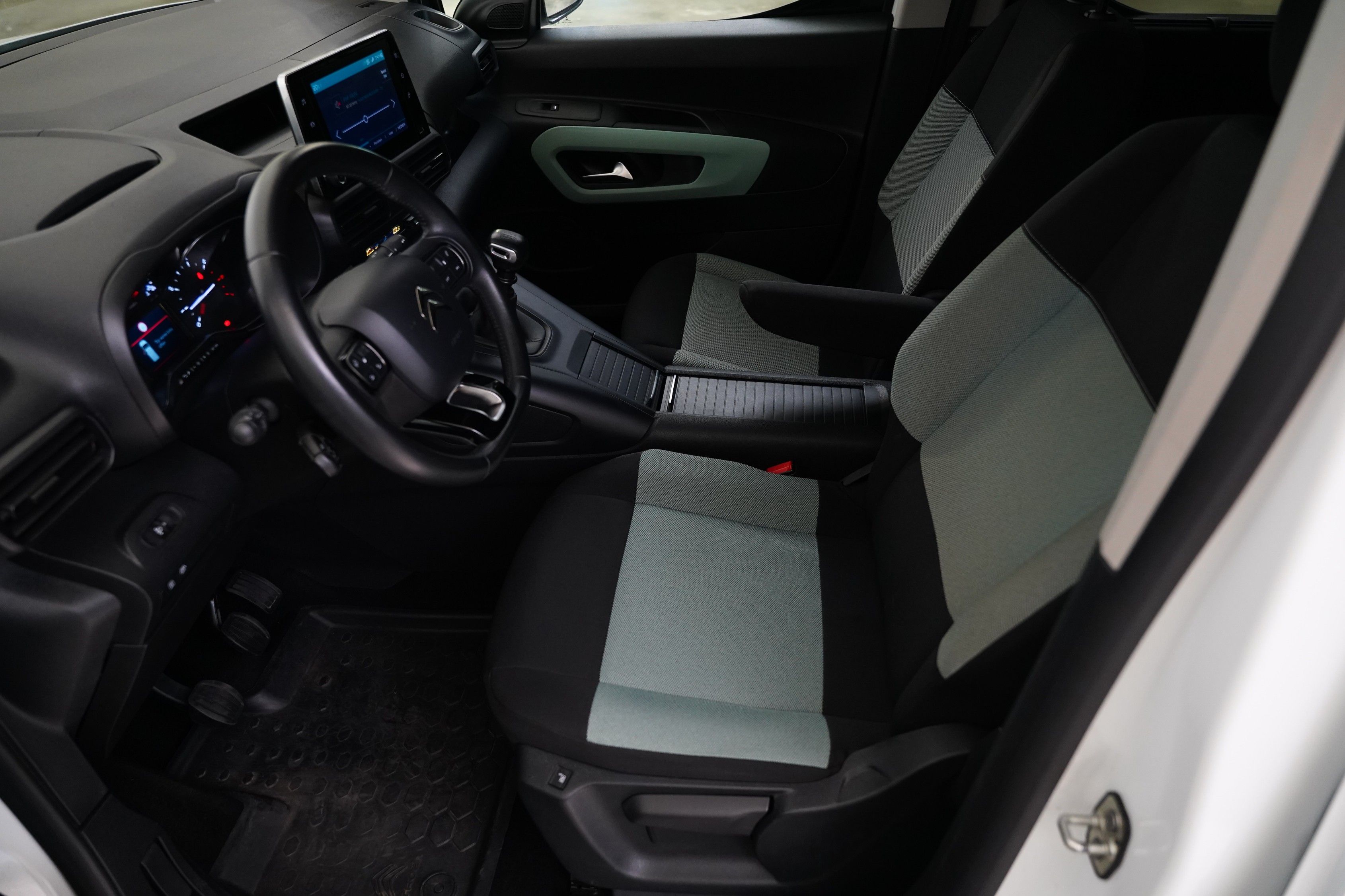 Citroën Berlingo, 1.5 Blue-HDi 96 kW Feel M - fotka 6