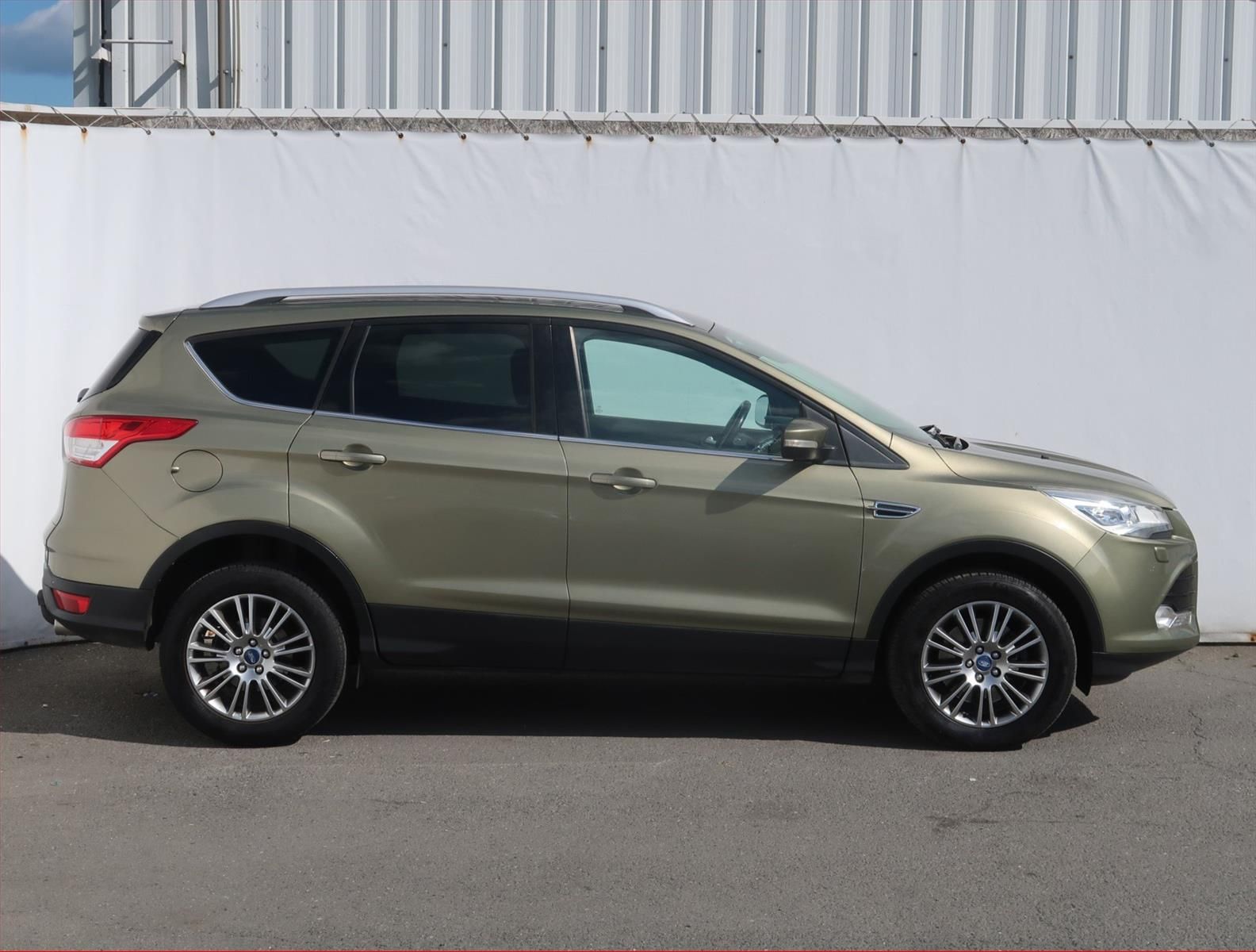 Ford Kuga, 2.0 TDCi, Titanium, 4X4, Kůže - fotka 6