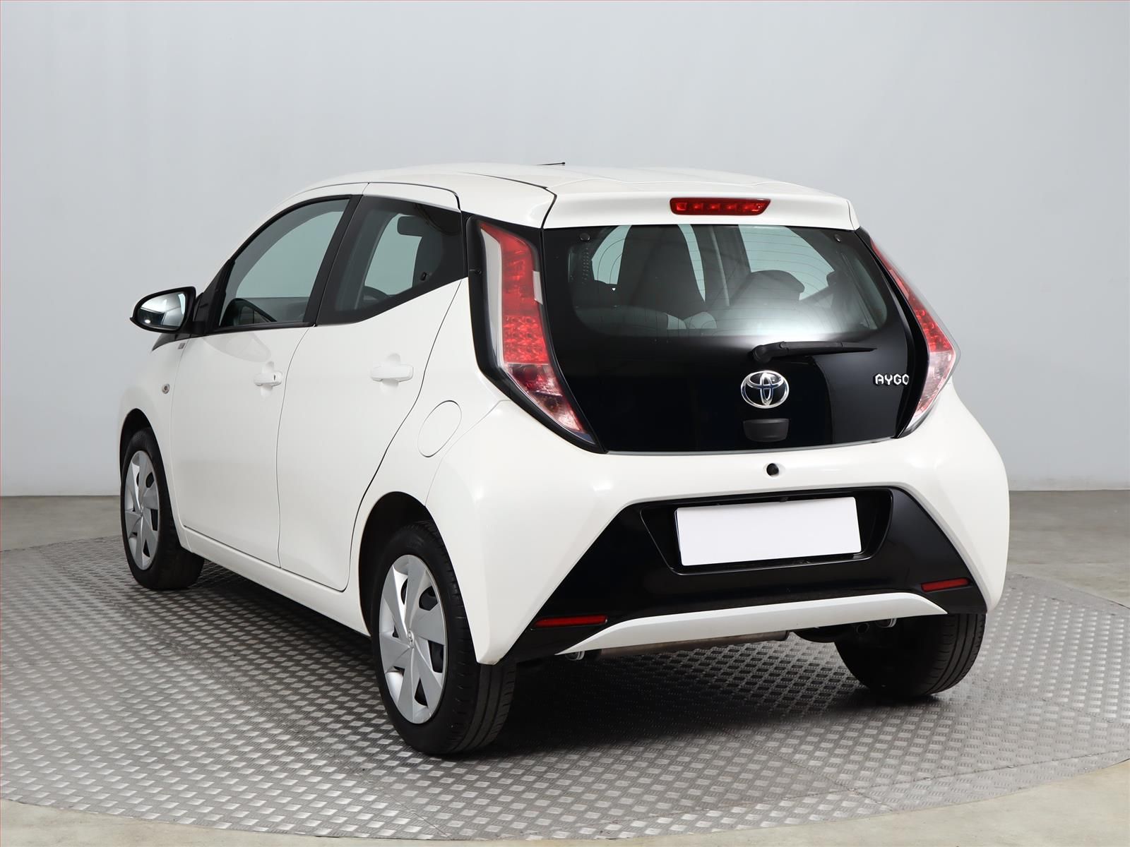 Toyota Aygo, 1.0 VVT-i, Serv.kniha, Xenony - fotka 4