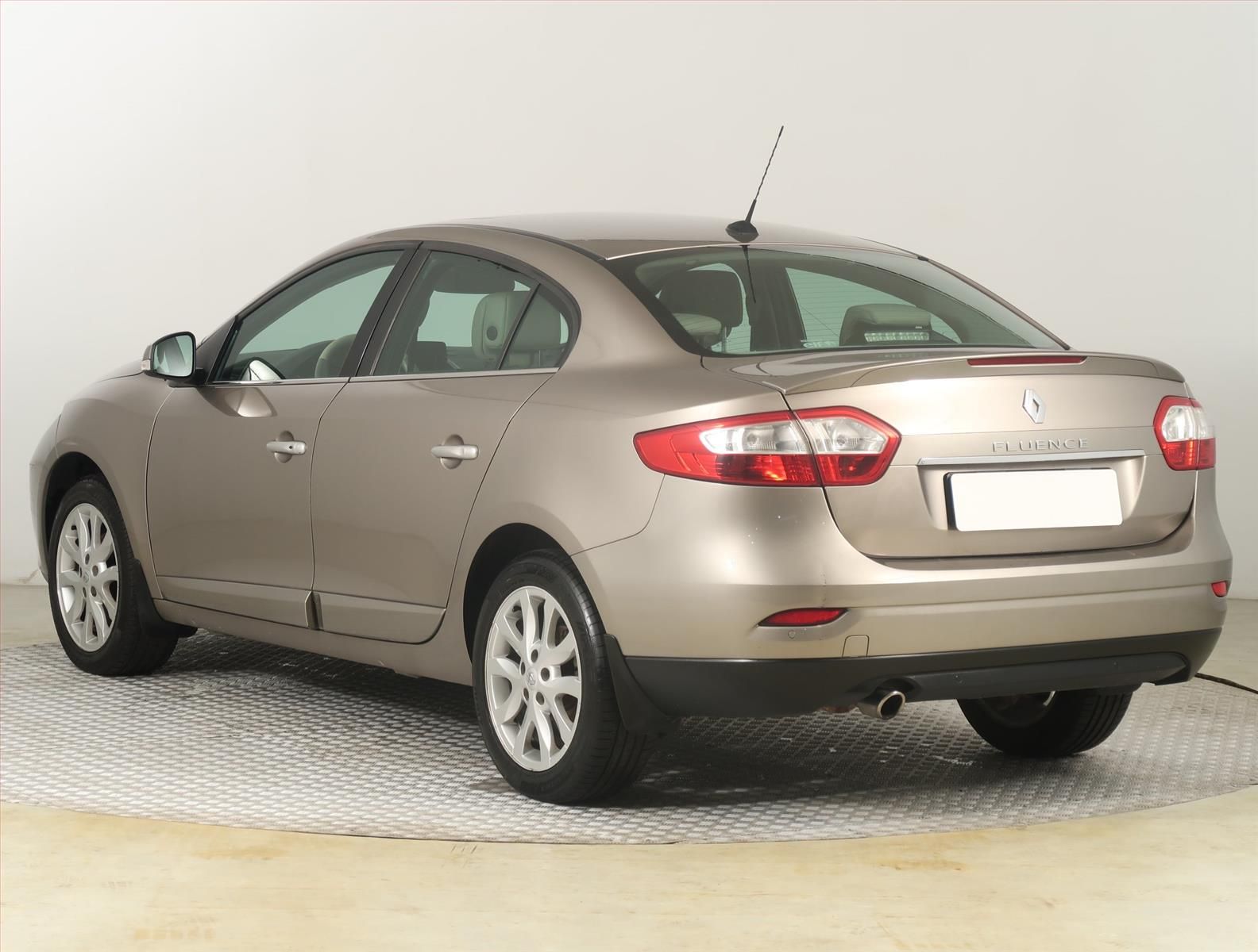 Renault Fluence, 1.6 16V, Automatická klima - fotka 4