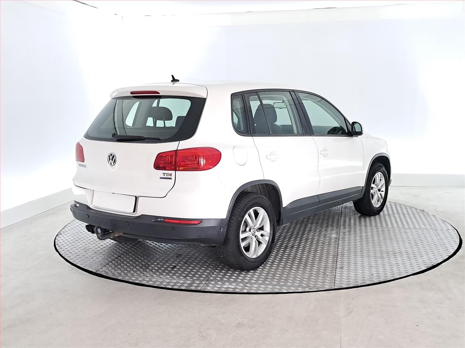 Volkswagen Tiguan, 2.0 TDI, Automatická klima - fotka 5