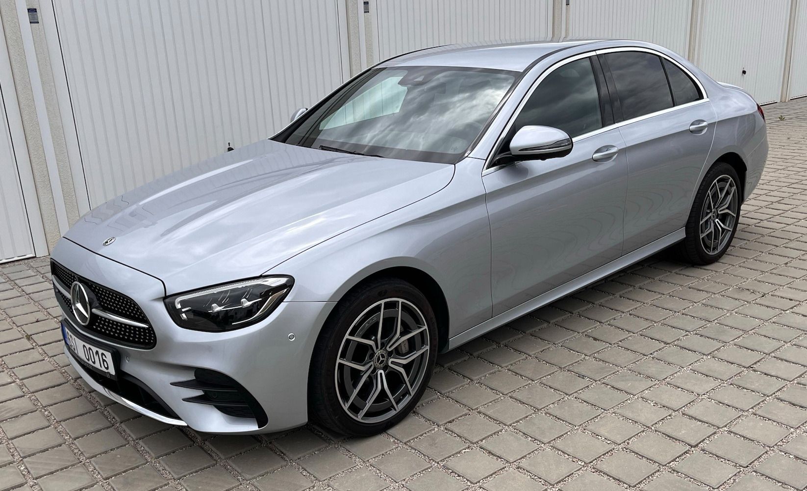 Mercedes-Benz Třídy E, Mercedes E300e 4M AMG 360° - fotka 2
