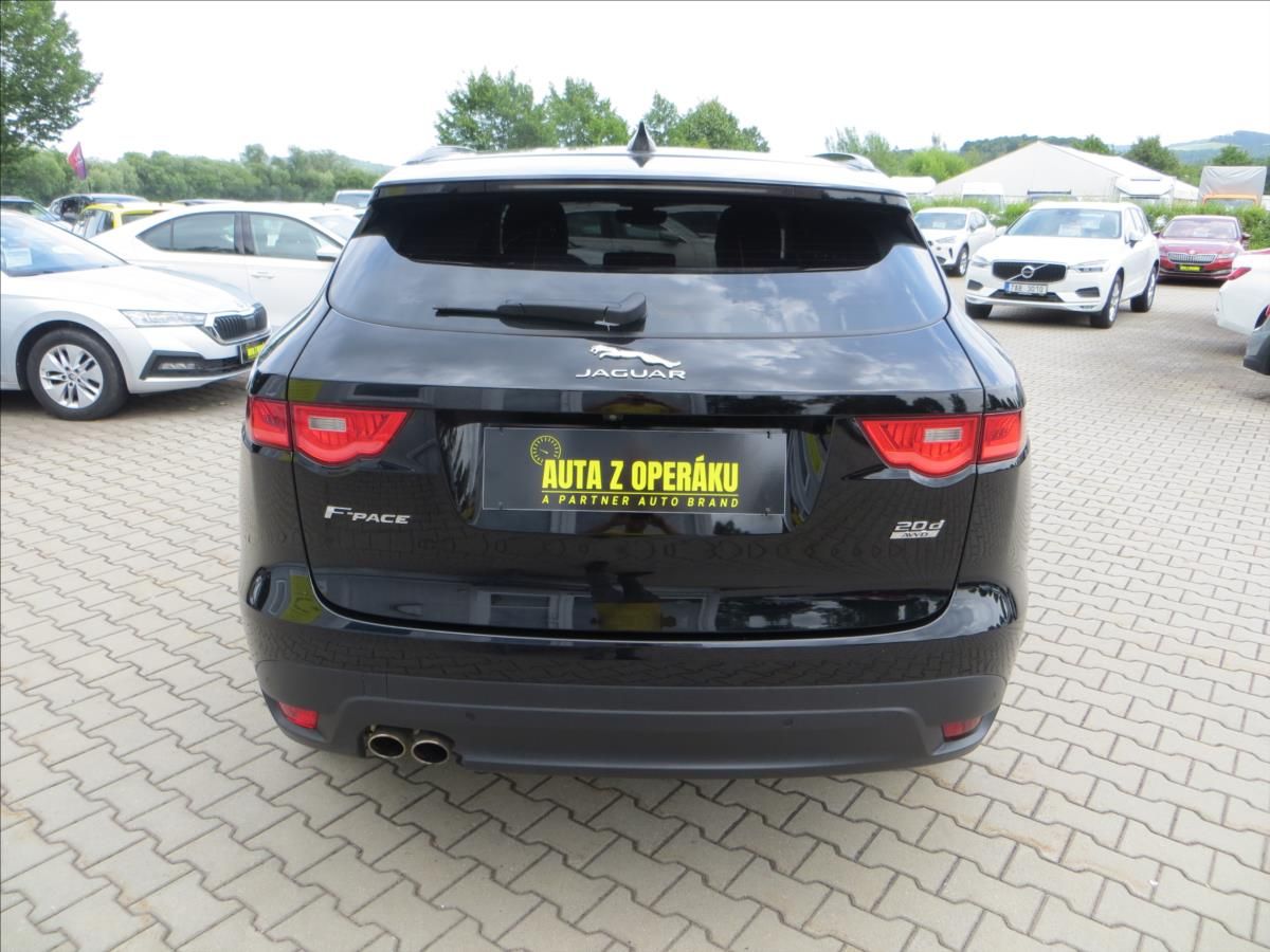 Jaguar F-Pace, 2,0 20D 132KW,PURE AWD,DPH,ČR - fotka 6