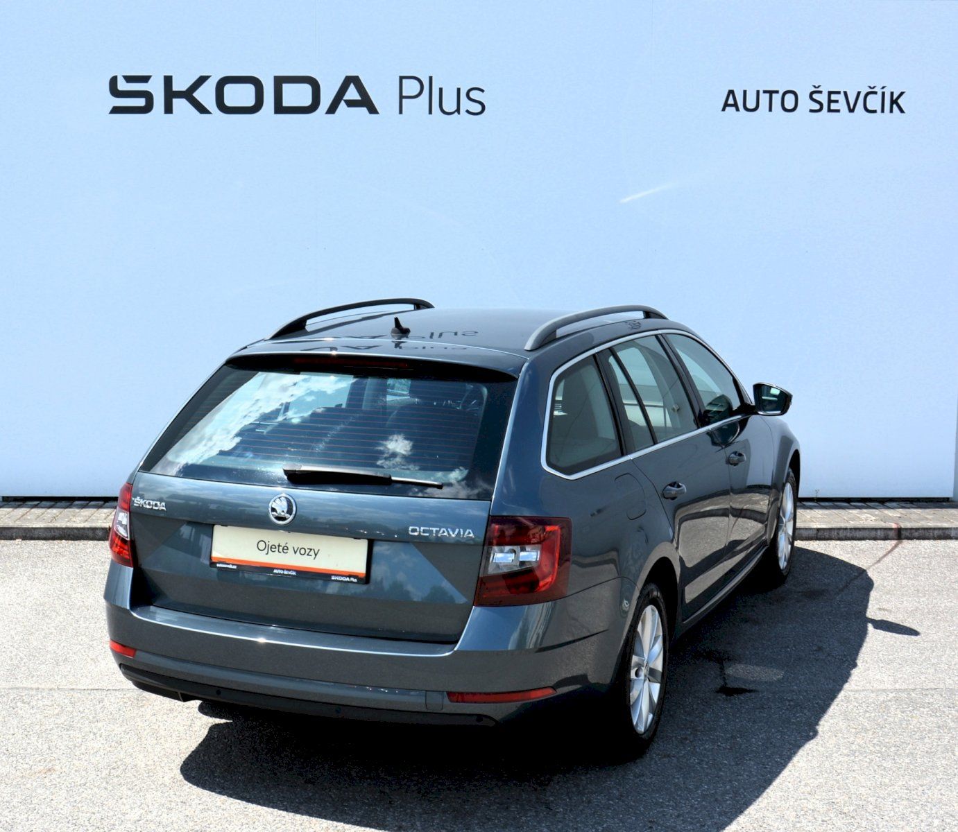 Škoda Octavia, Combi 2.0 TDI 110 kW Style NAV - fotka 2