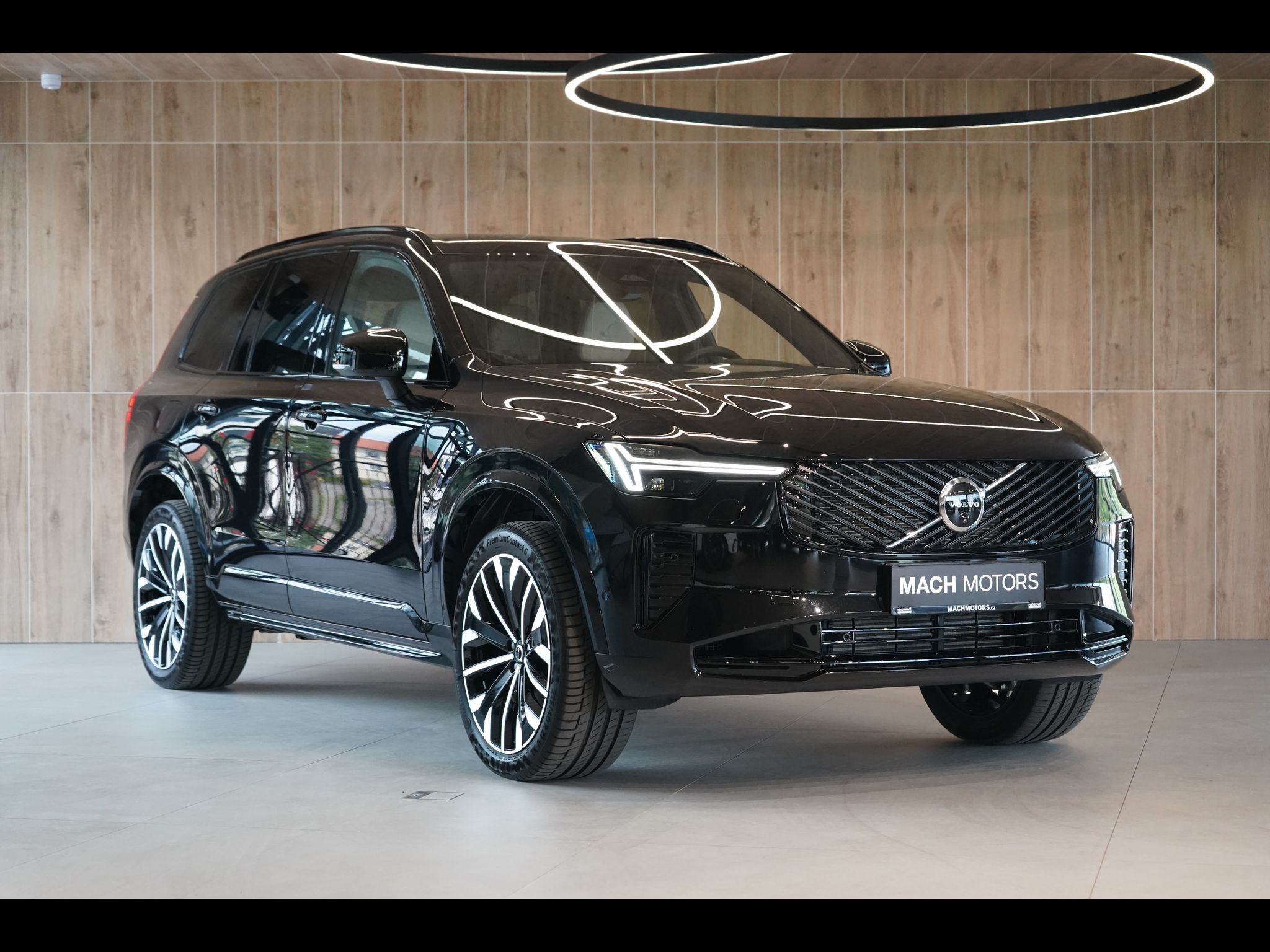 Volvo XC90, T8 PLUS Dark, Ventilace, 360° - fotka 4