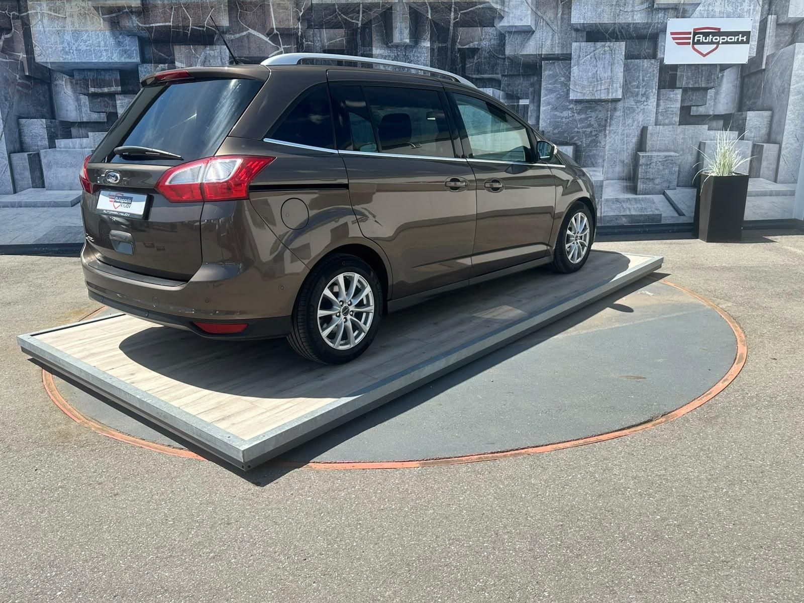 Ford Grand C-MAX, 2.0TDCi, 110KW, TITANIUM - fotka 6