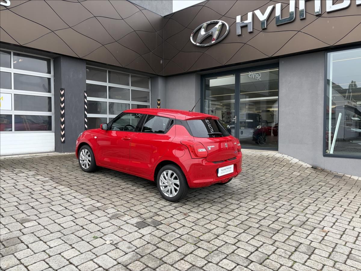 Suzuki Swift, 1,2 MHEV Premium - fotka 2