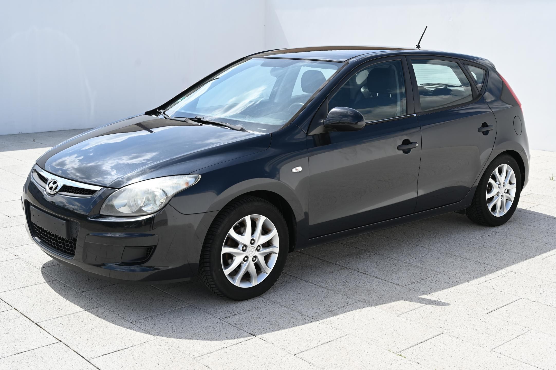 Hyundai i30, 1.4 80KW Edition+ 6/2010 - fotka 6