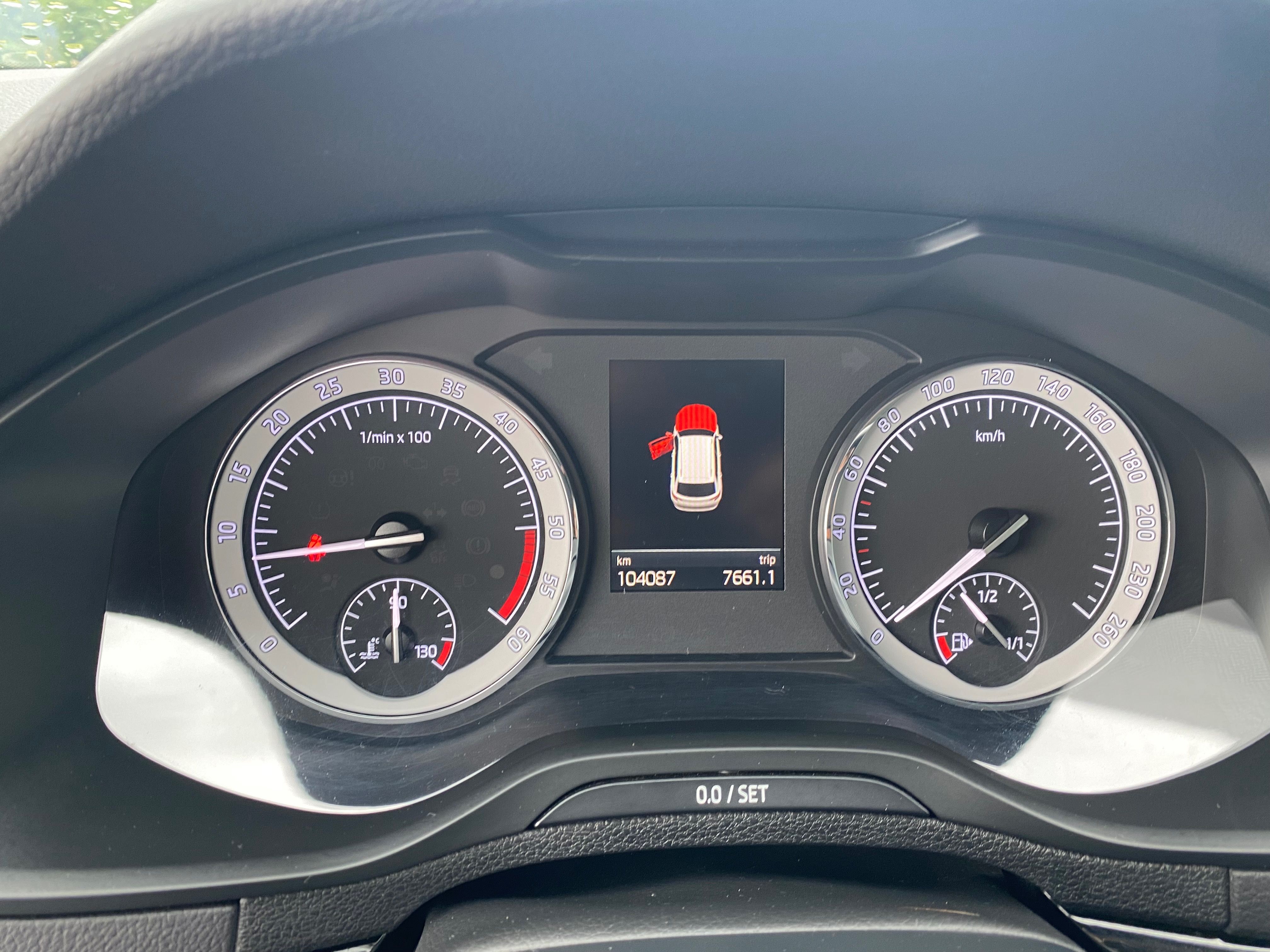 Škoda Karoq, 1.6 TDI DSG, AUTOMAT - fotka 5