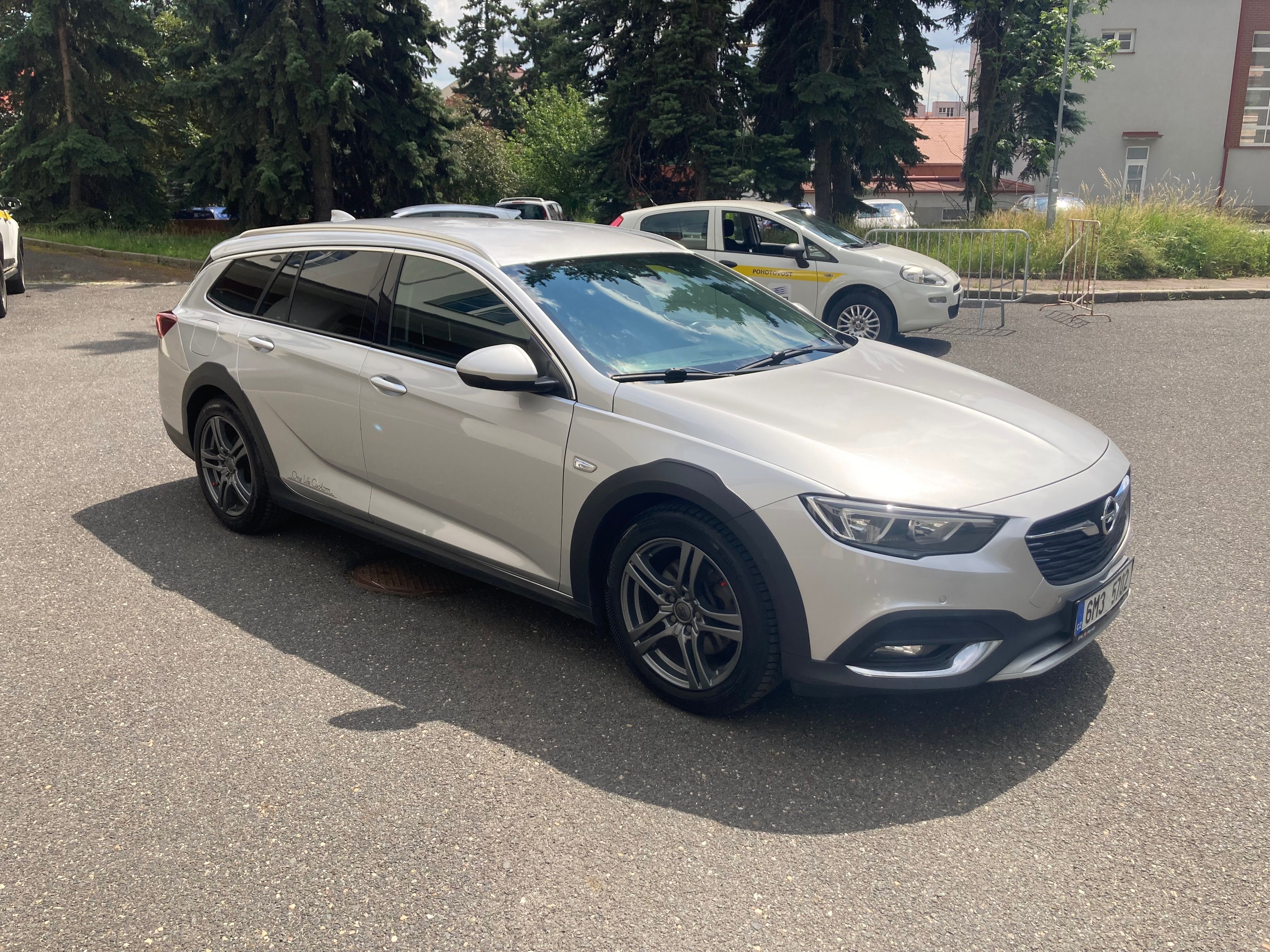 Opel Insignia, Country 4x4 TD125kW MT6 ČR DPH - fotka 3