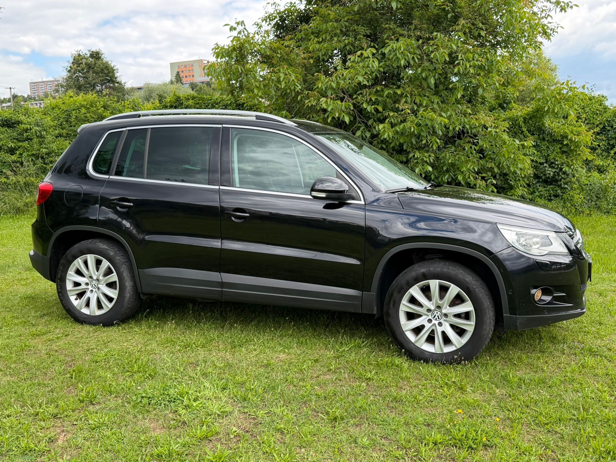 Volkswagen Tiguan, 2,0 TDI 4x4 - DSG, PARKPILOT - fotka 4