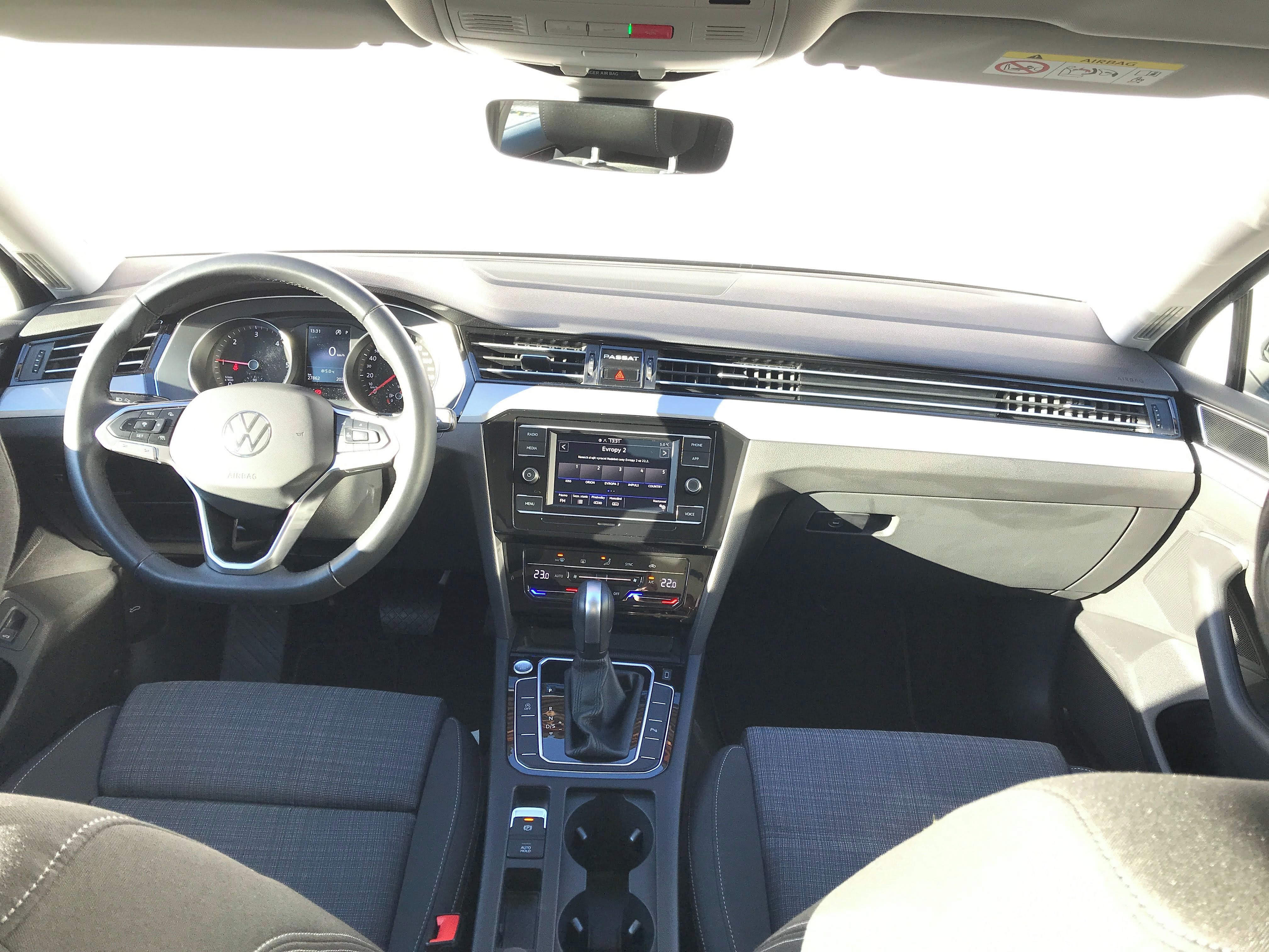 Volkswagen Passat, 2.0TDi 110kW 7°DSG Business - fotka 5