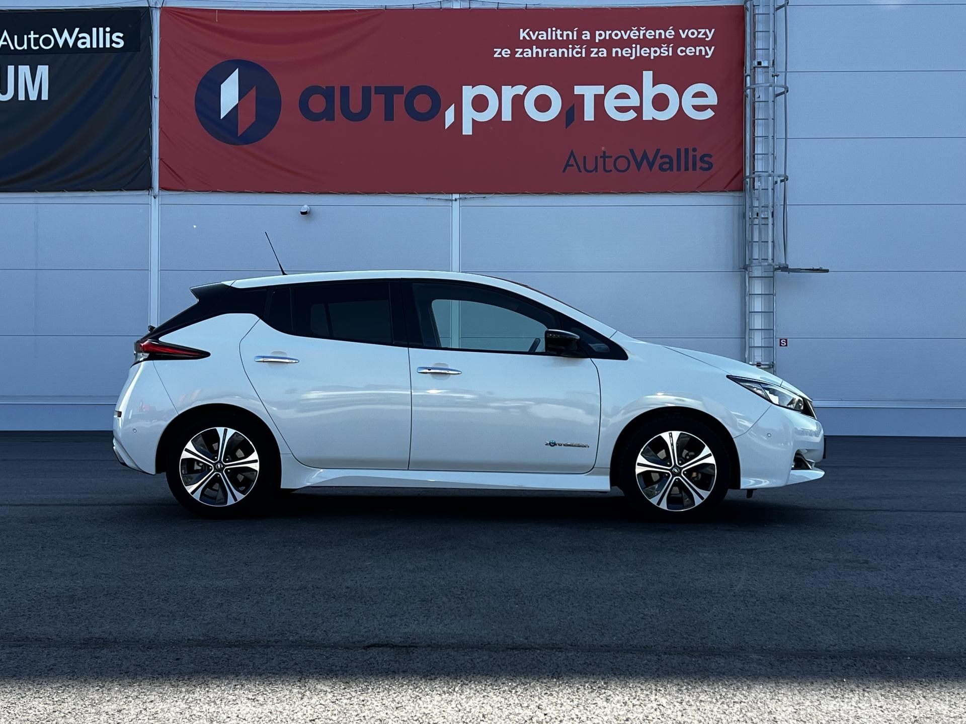 Nissan LEAF, EV 110kW 40kWh Tekna - fotka 3