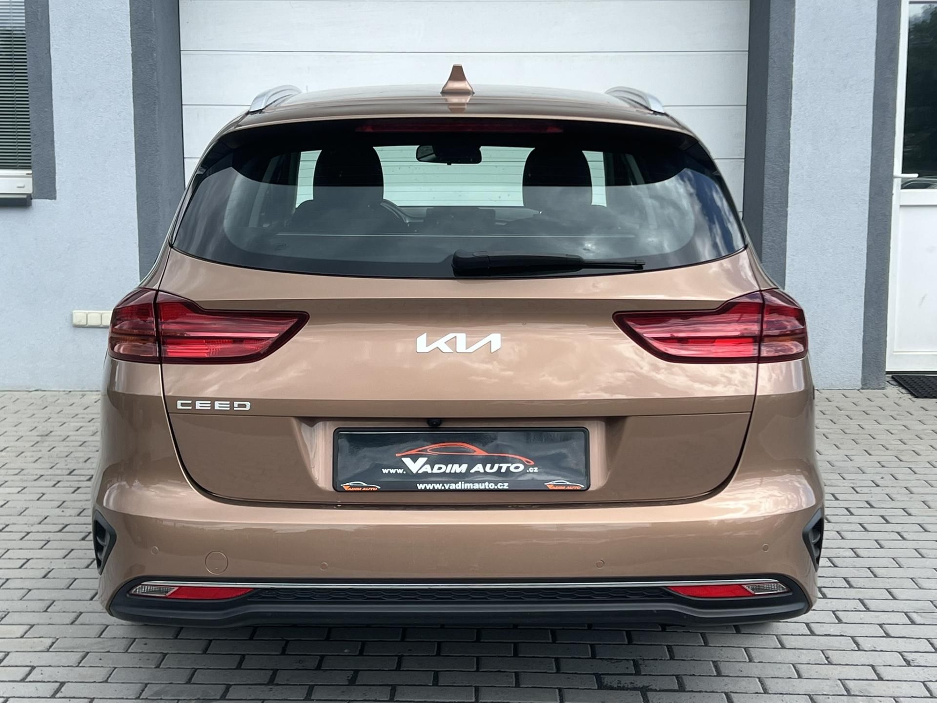 Kia Cee´d, 1.5TGDi 118kW ČR NOVÉ 1MAJITEL - fotka 6