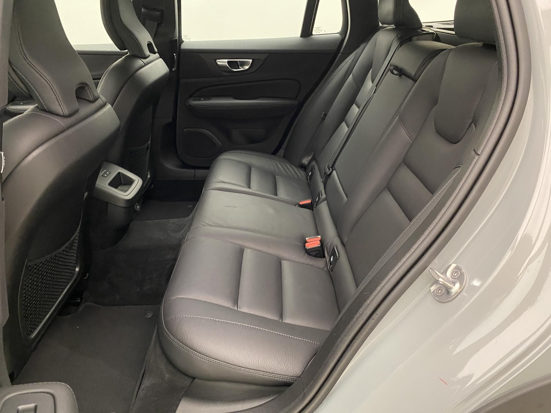 Volvo V60, CC B5 AWD BRIGHT PLUS AUT - fotka 5