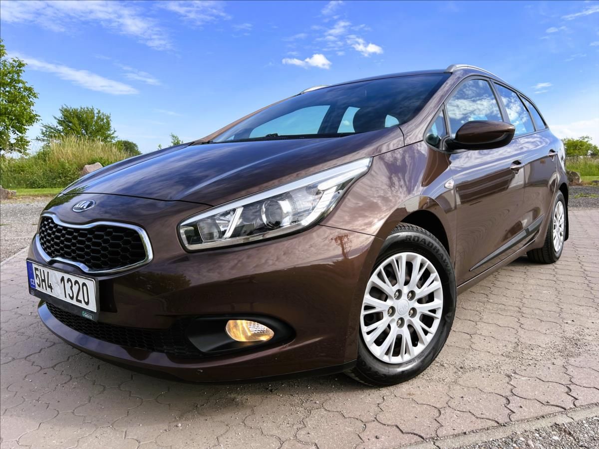 Kia Cee´d, 1,4 CVVT 1.MAJ.,ČR,SERV.KNIHA - fotka 4