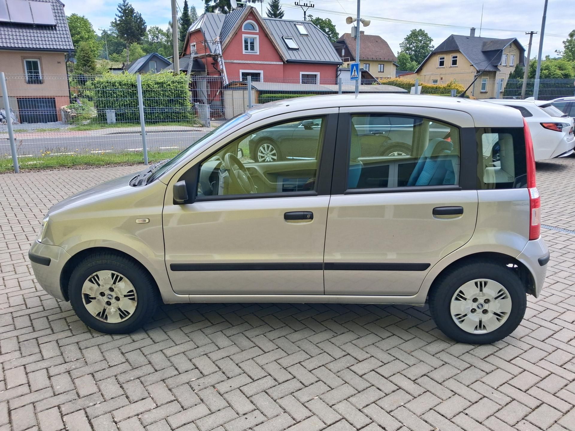 Fiat Panda, 1,2i 44kw SERVISKA NOVÁ STK - fotka 4