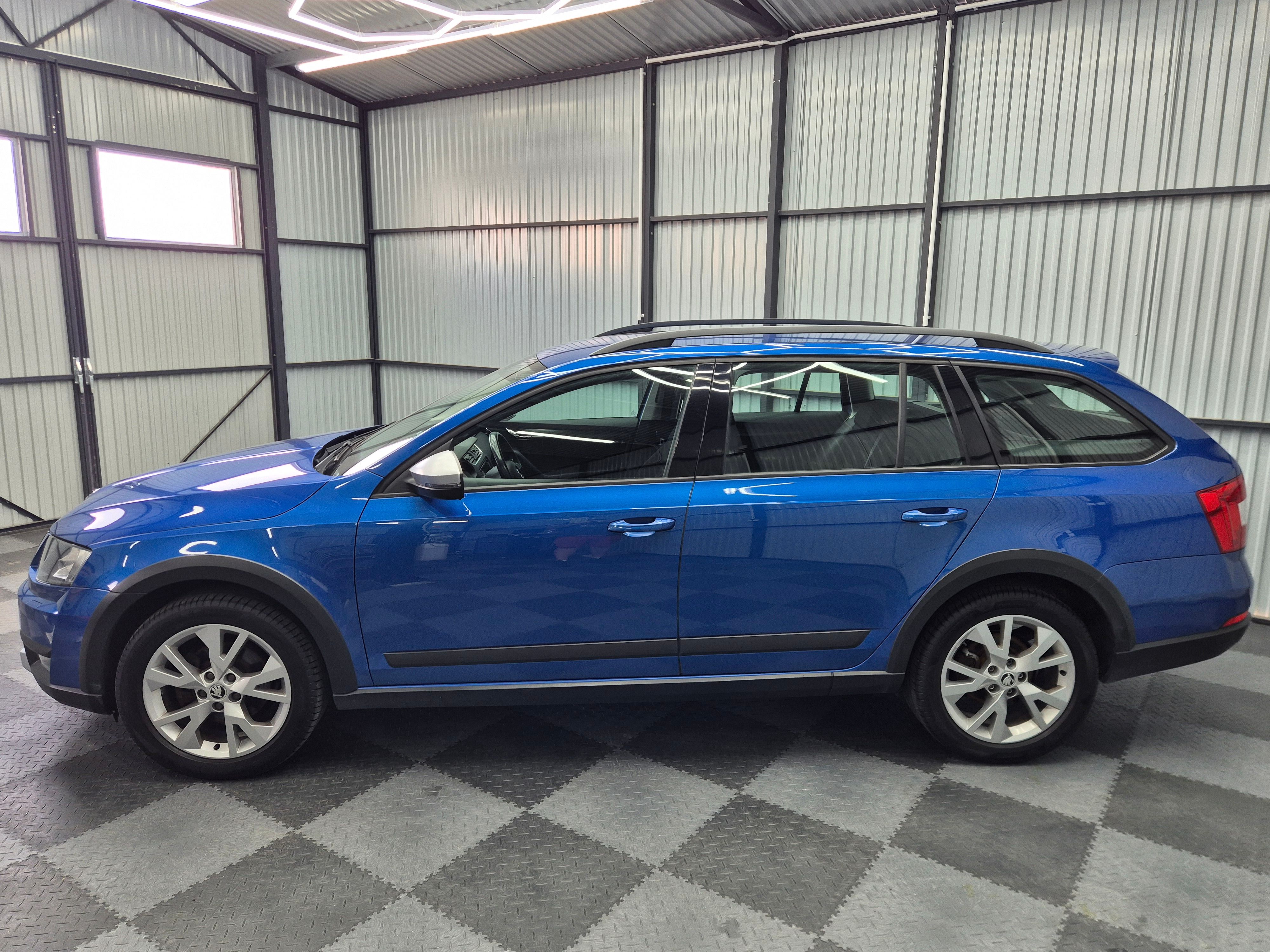Škoda Octavia, 2.0 TDI 110KW SCOUT - fotka 5