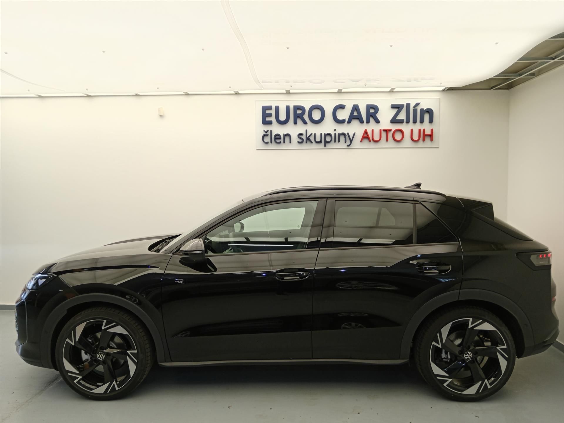 Volkswagen T-Roc, 1,5 eTSI R line110 kW - fotka 3