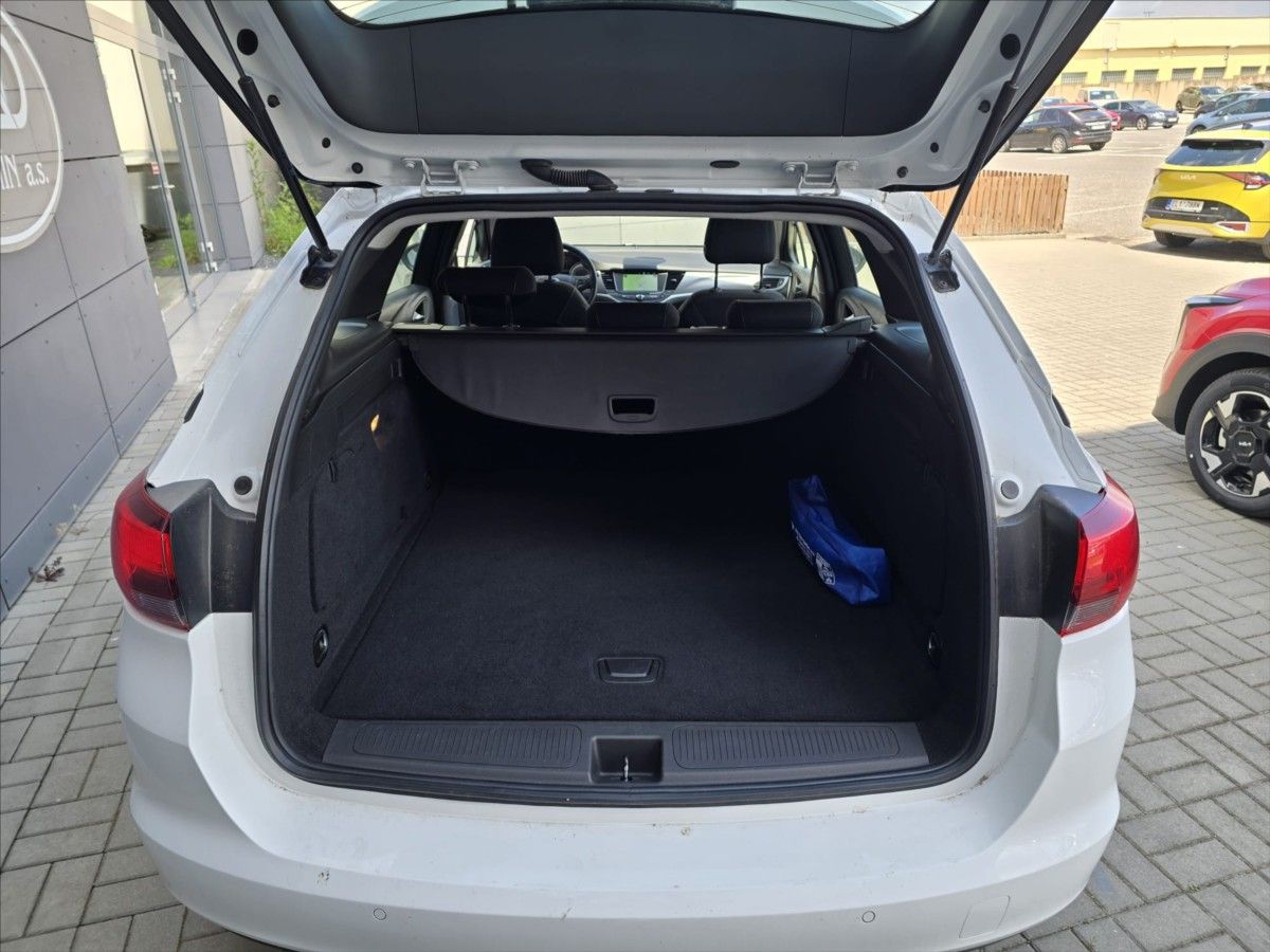 Opel Astra, 1,5 CDTi kombi 77KW - fotka 4