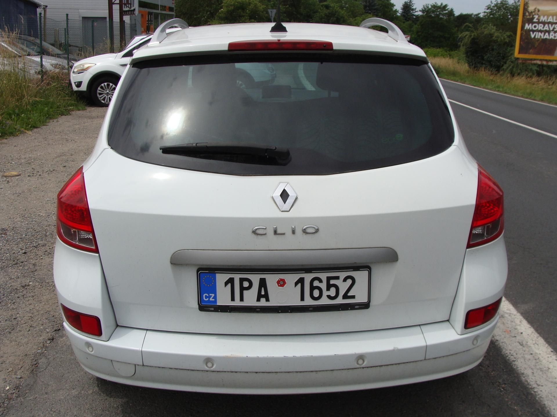 Renault Clio, 1.2i, 74 kW, klimatizace - fotka 5