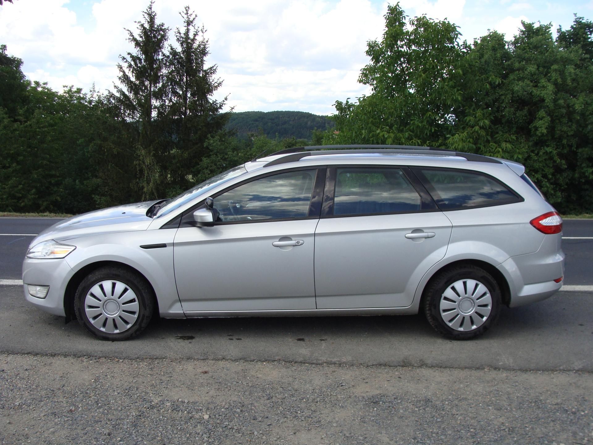 Ford Mondeo, 2.0 TDCi, 103 kW, klimatizace - fotka 2