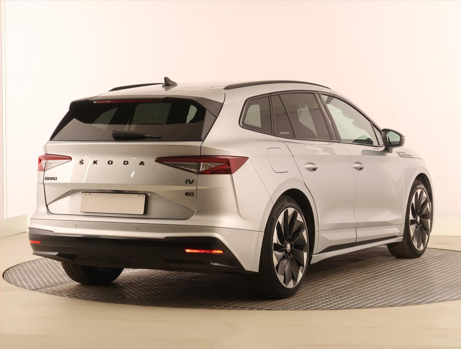 Škoda Enyaq iV, 60 (62 kWh), SoH 92% - fotka 5