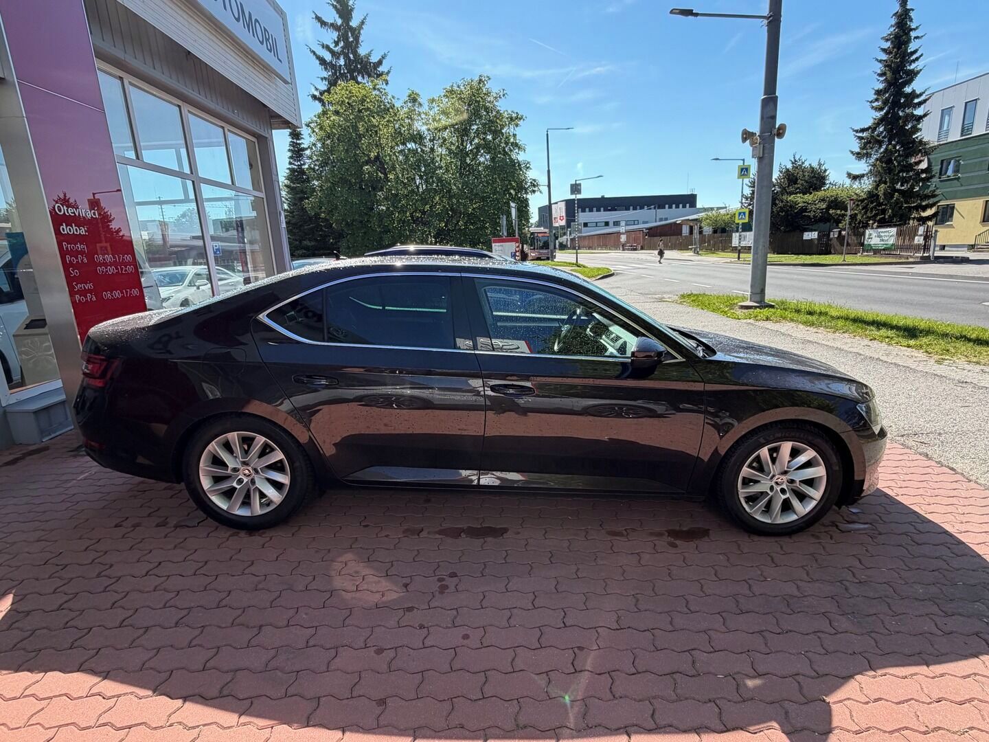 Škoda Superb, 2.0 TDI 7DSG Alcantara tažné - fotka 5