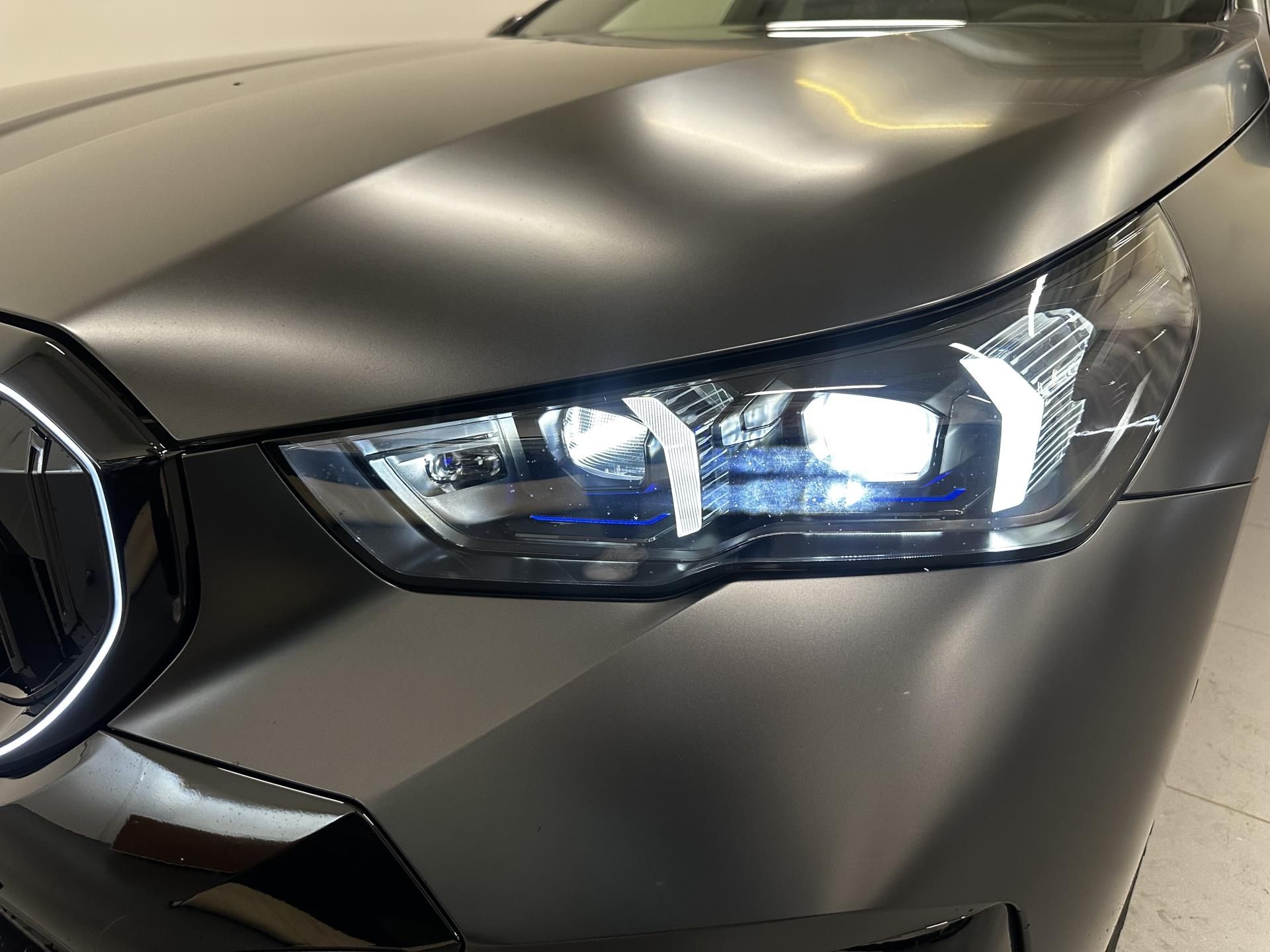 BMW Řada 5, 540d xDrive Touring - fotka 4