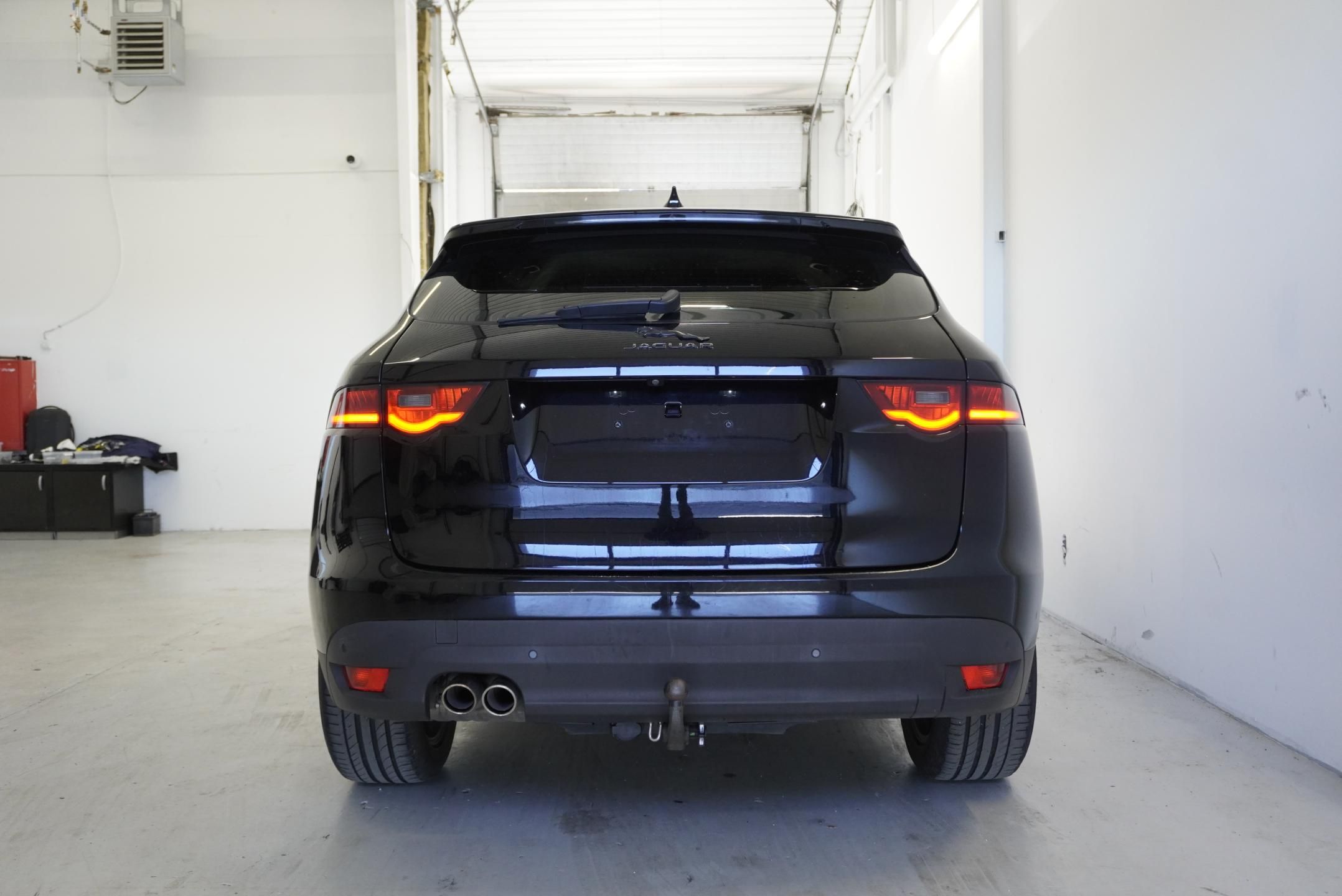 Jaguar F-Pace, 2.0D 132kW,TAŽNÉ,141 000KM - fotka 6