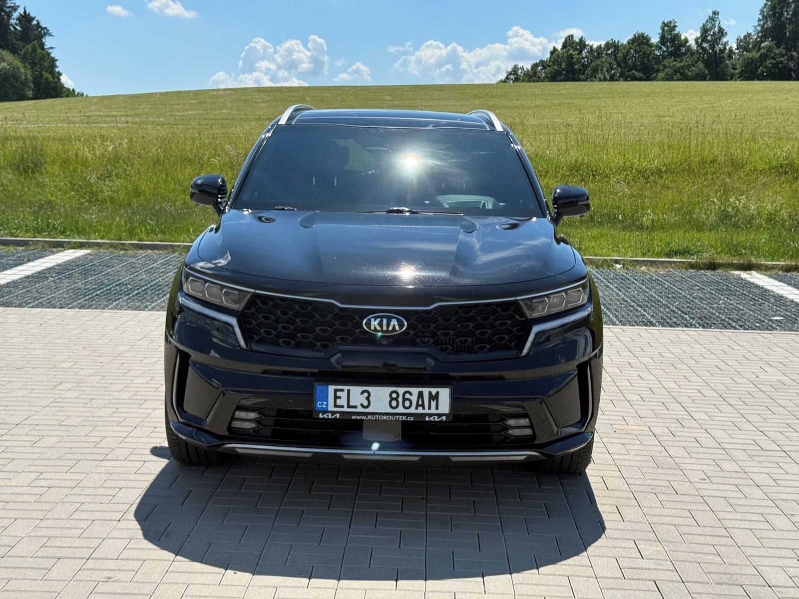 Kia Sorento, 1.6 T-GDi PHEV 4x4 6AT automat - fotka 2
