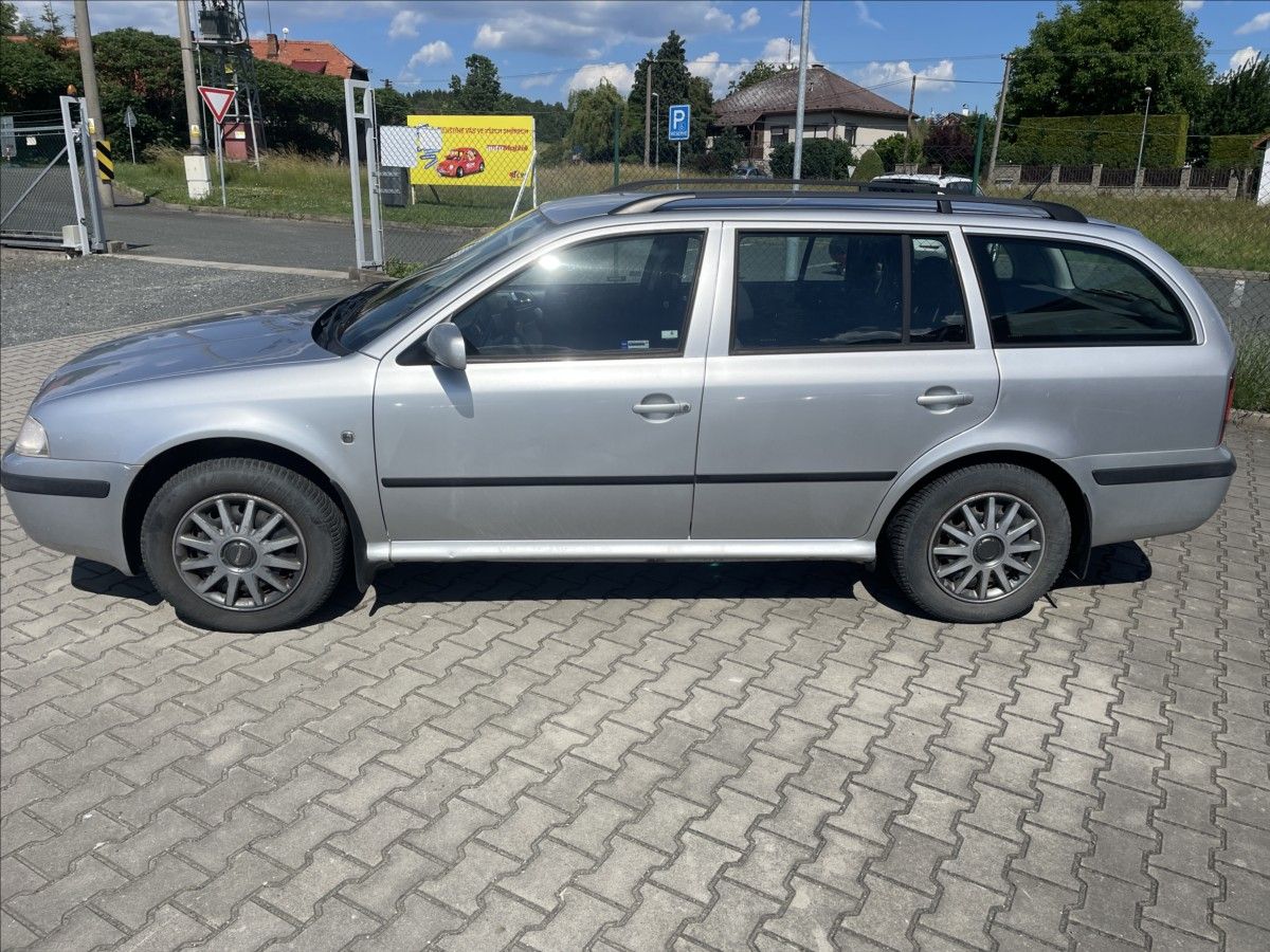 Škoda Octavia, 1,6 i 75 kW ČR KLIMA OK STK 2/ - fotka 5